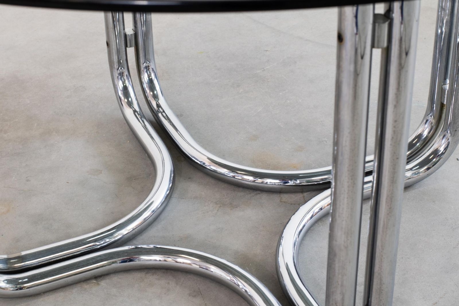 Giotto Stoppino Round Dining Table In Steel And Smoked Glass 1970s photo 2178.0
