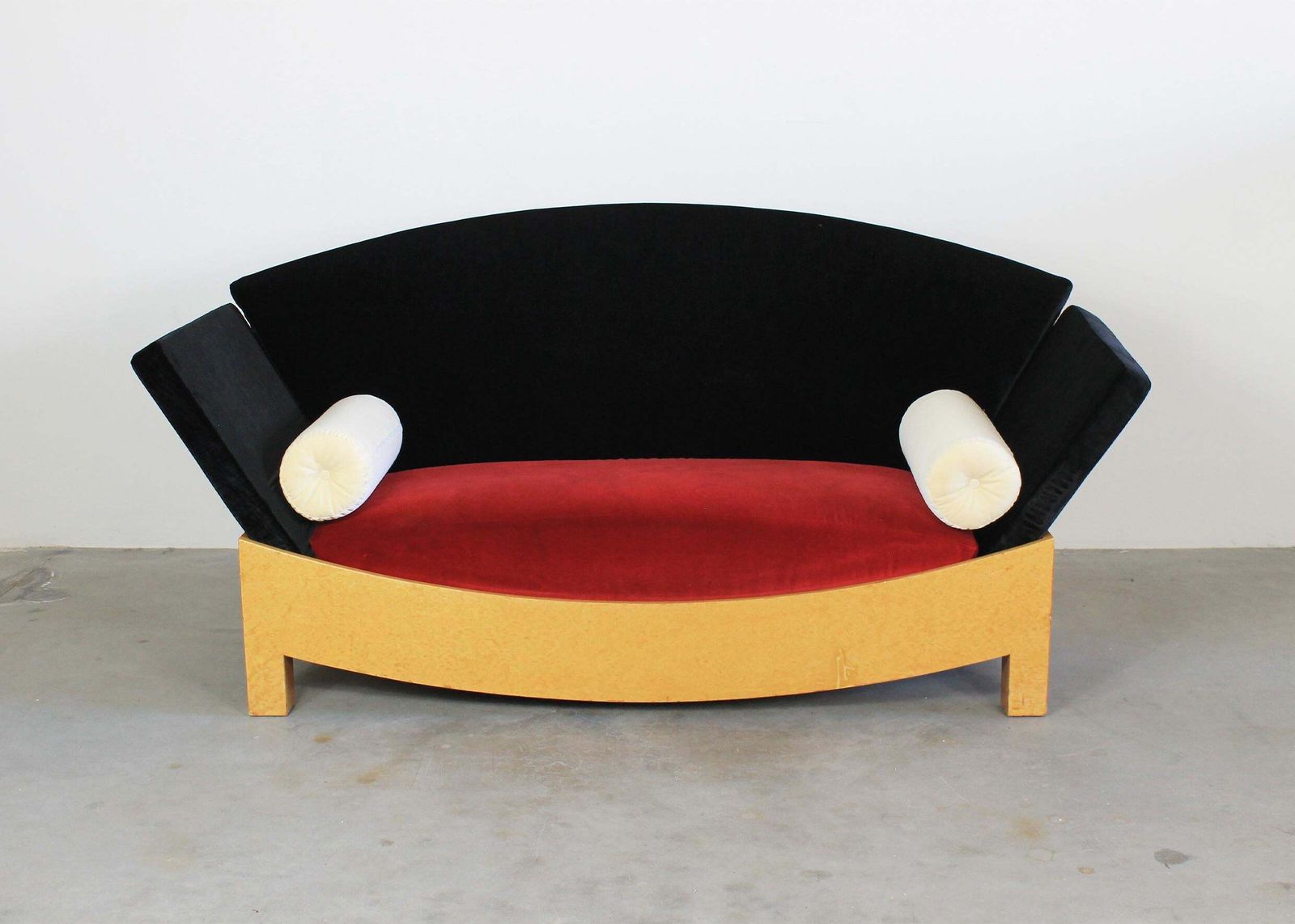 Hans Hollein Mitzi Sofa In Poplar And Wool Cloth By Poltronova 1981 photo 6934.0