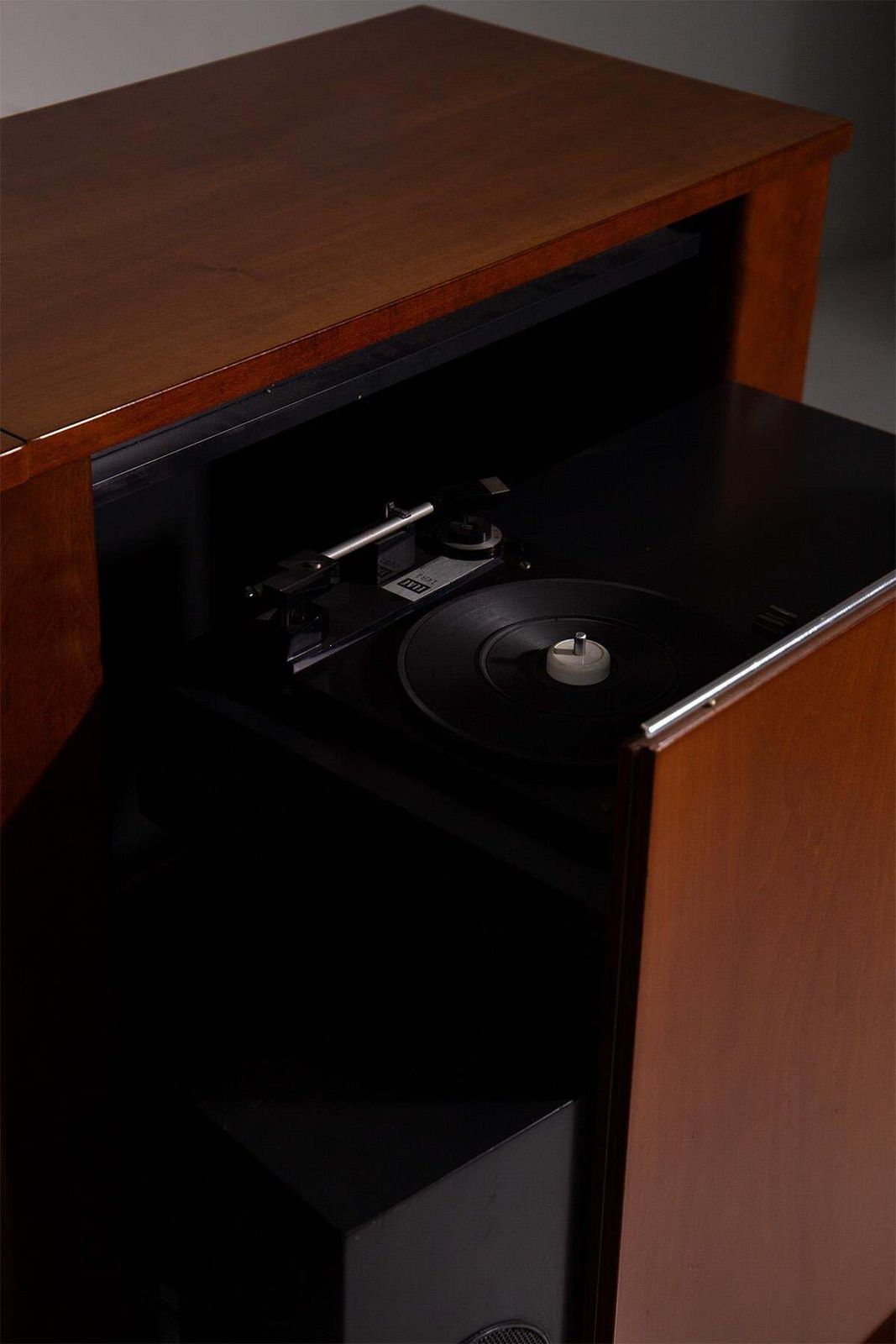 Wooden Sideboard With Built In Turntable photo 3640.0