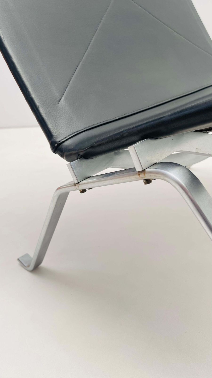 photo for sale 'Pk22' By Poul Kjaerholm For Fritz Hansen