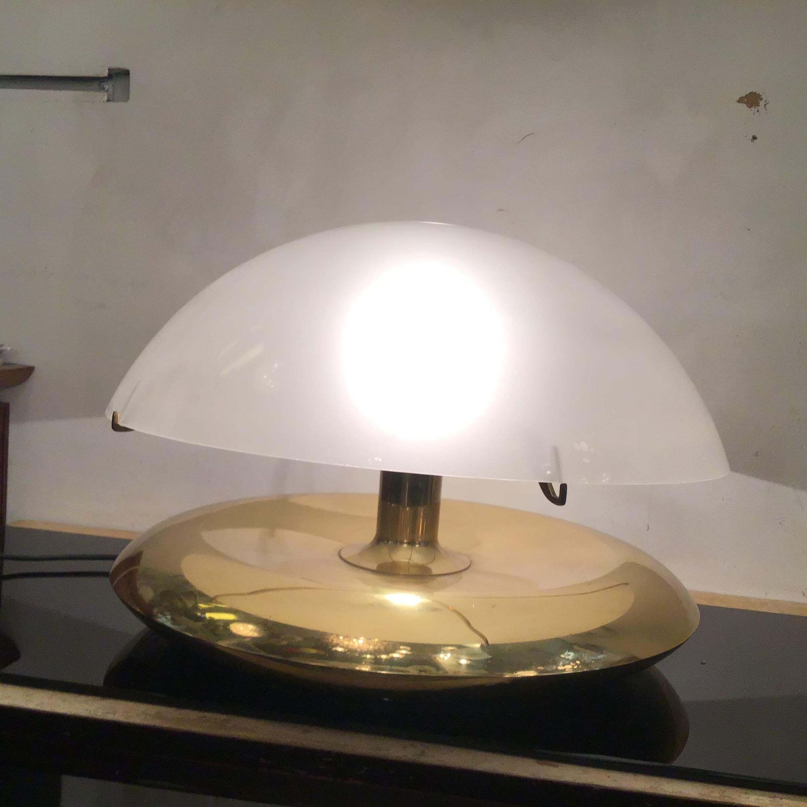 photo for sale Ludovico Diaz De Santilana “ Medusa” Table Lamp Brass Glass 1960 Italy