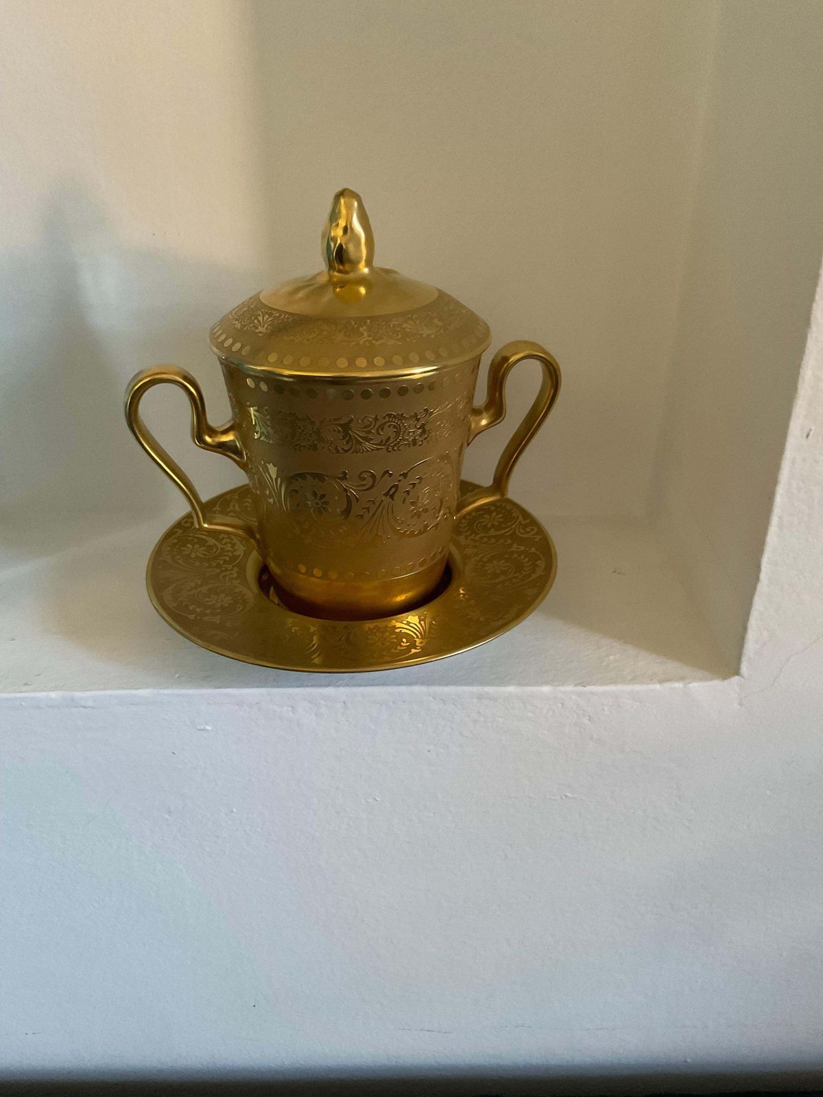 Limoges Porcelain   Container With 2 Handles, Lid And Plate , Gold Glaze photo 650.0