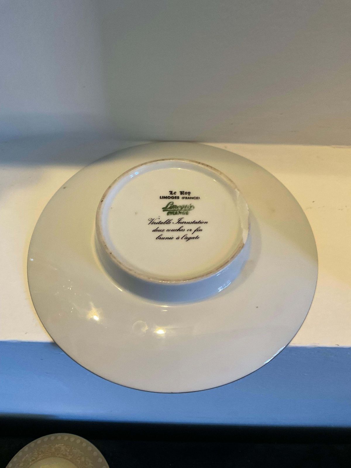 photo vintage Limoges Porcelain   Container With 2 Handles, Lid And Plate , Gold Glaze