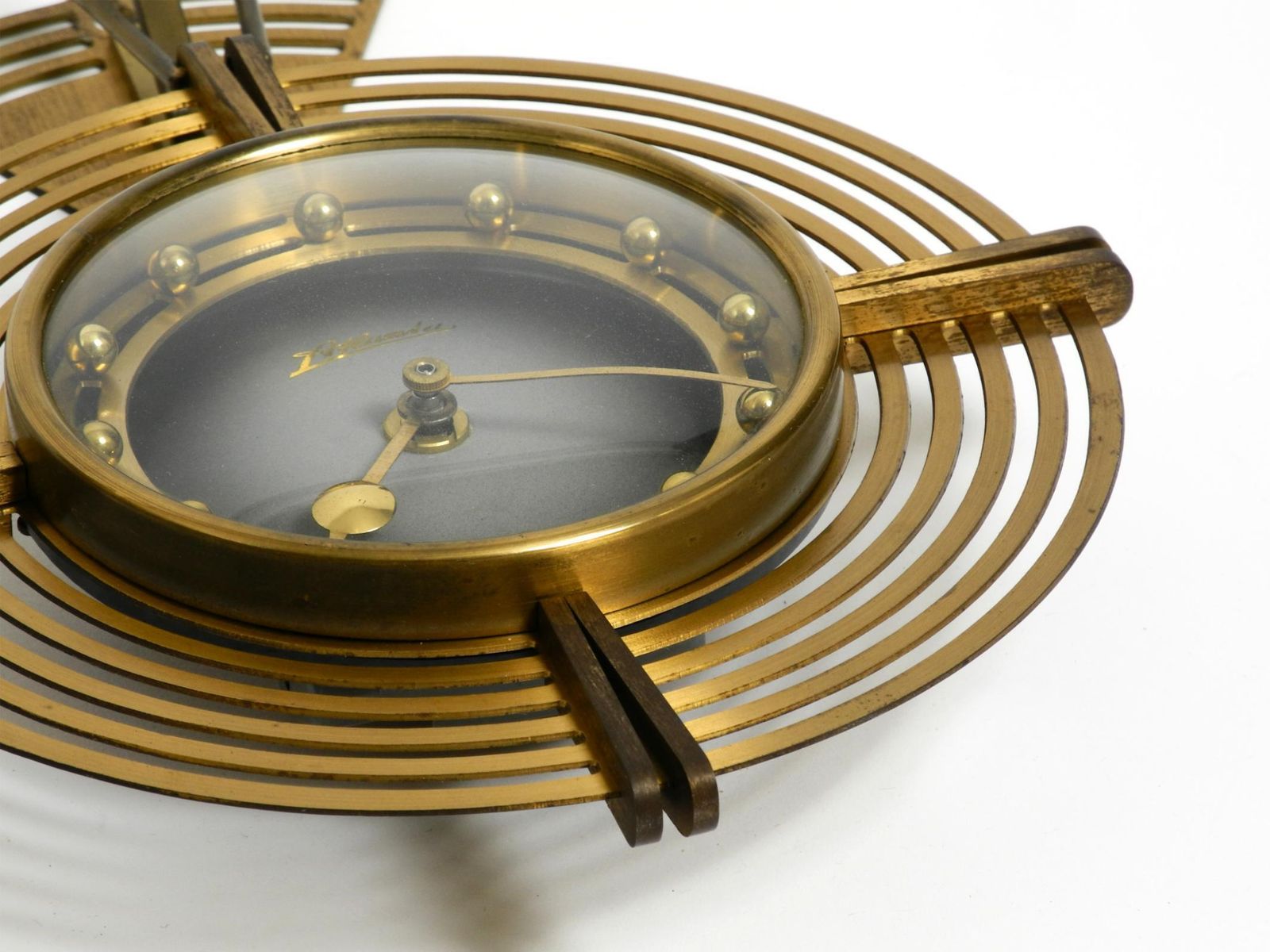 photo vinterior Beautiful Mid Century Atlanta Wall Clock Battery Operated And Made Of Brass