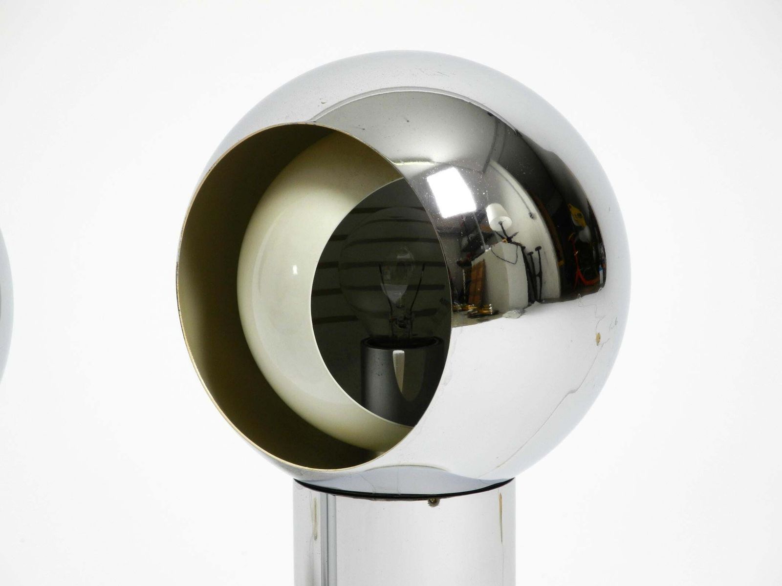 photo furniture Pair Of Beautiful Large Mid Century Space Age Chrome Table Lamps   Made In Italy