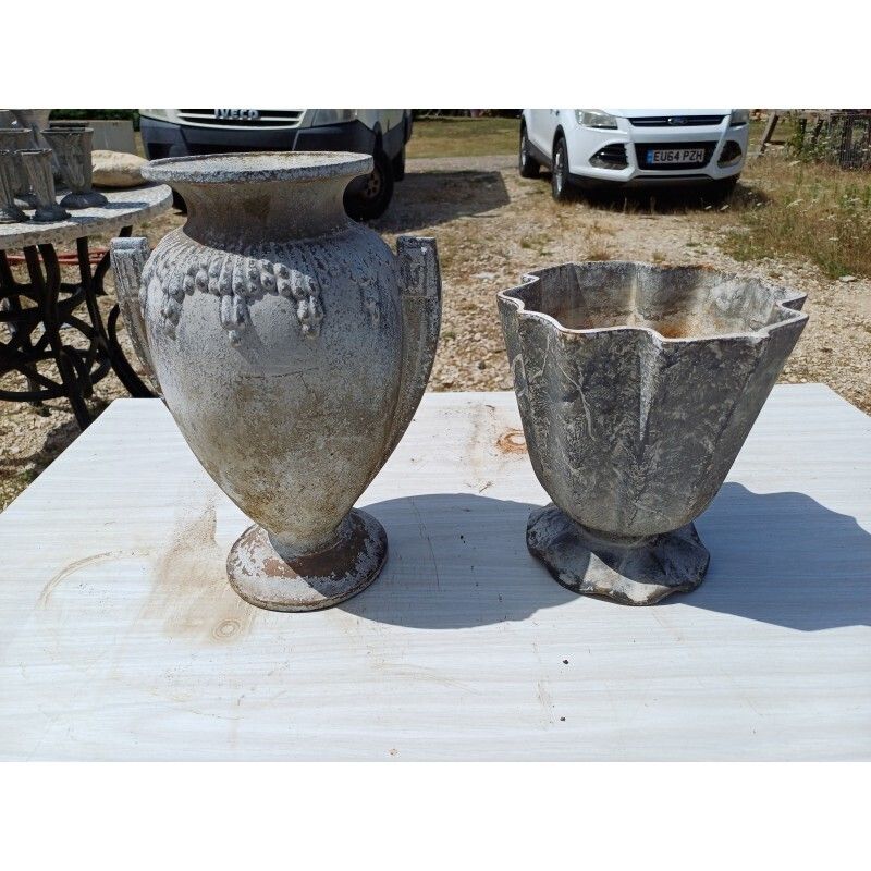 2 Cast Iron Vases 1900: Charleville   Mézières