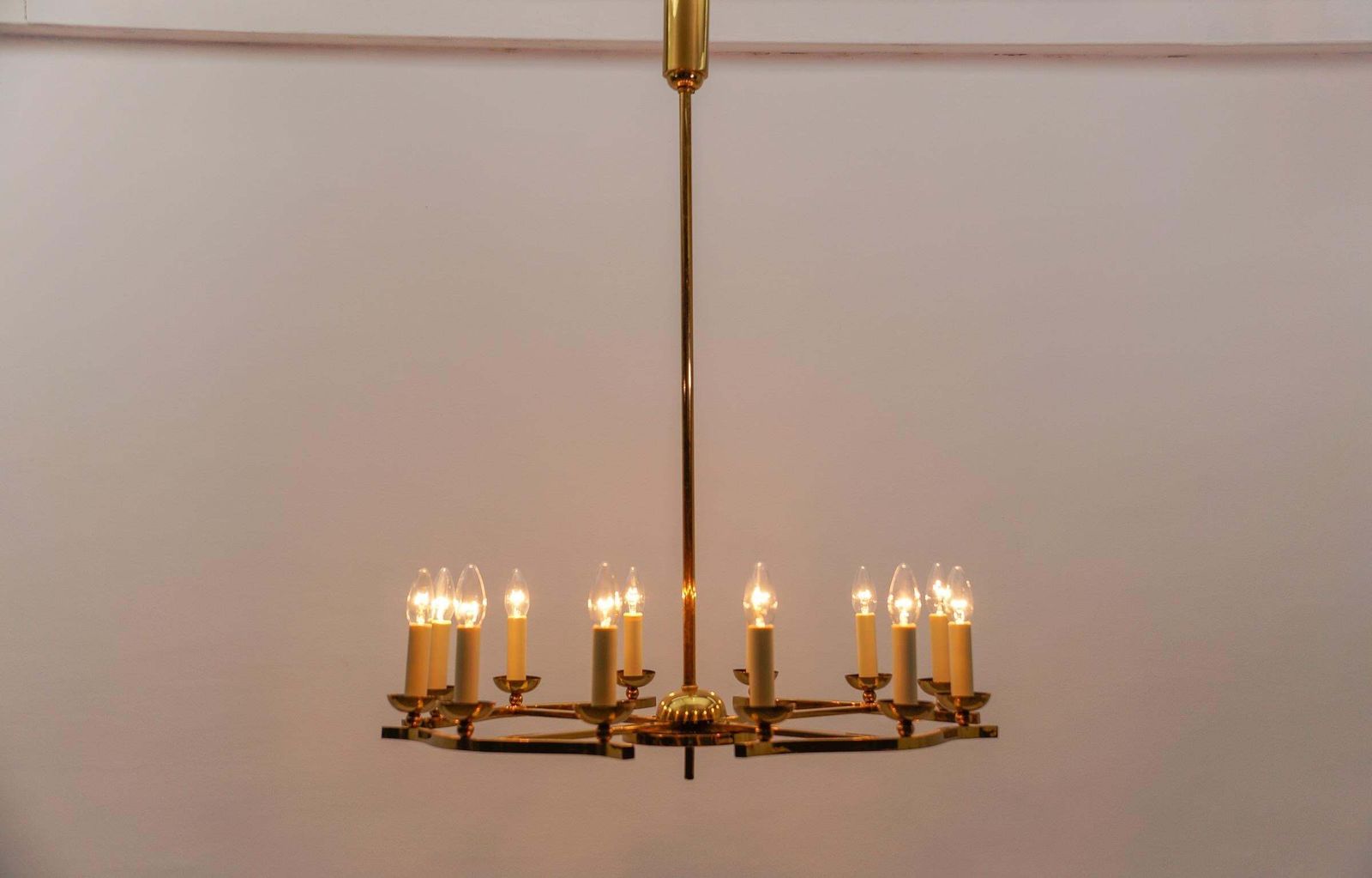 Amazing Huge Chandelier In Brass, Vereinigte Werkstätten München, 1950s Germany photo Lighting