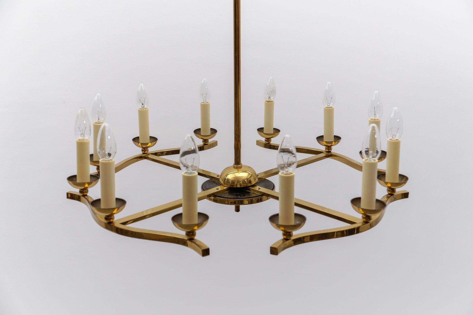 4071.0 Amazing Huge Chandelier In Brass, Vereinigte Werkstätten München, 1950s Germany photo