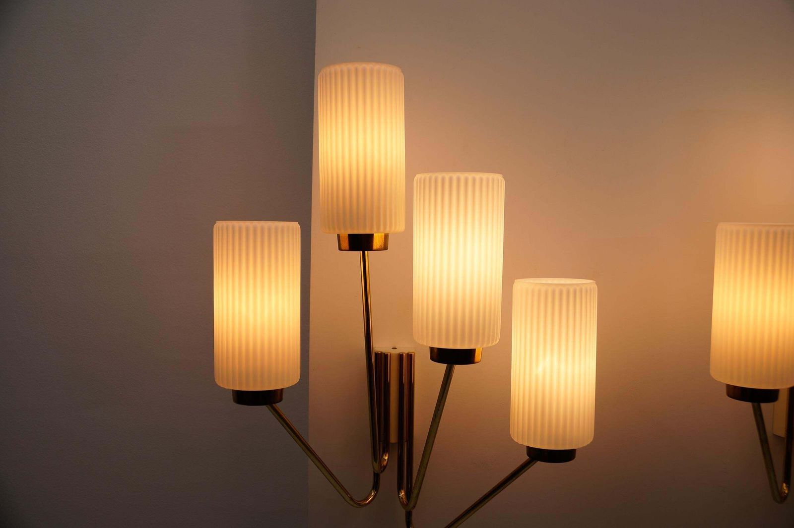 photo vinterior Pair Of Large Mid Century Modern Wall Lamps In Brass And Opaline Glass, 1950s