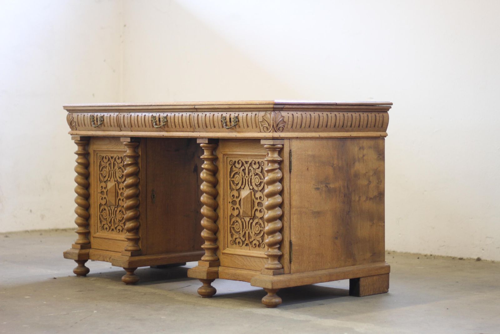 Handcrafted 1960s Danish Oak Desk, Deep Patina, Sculptural Mid Century Design photo 1863.0