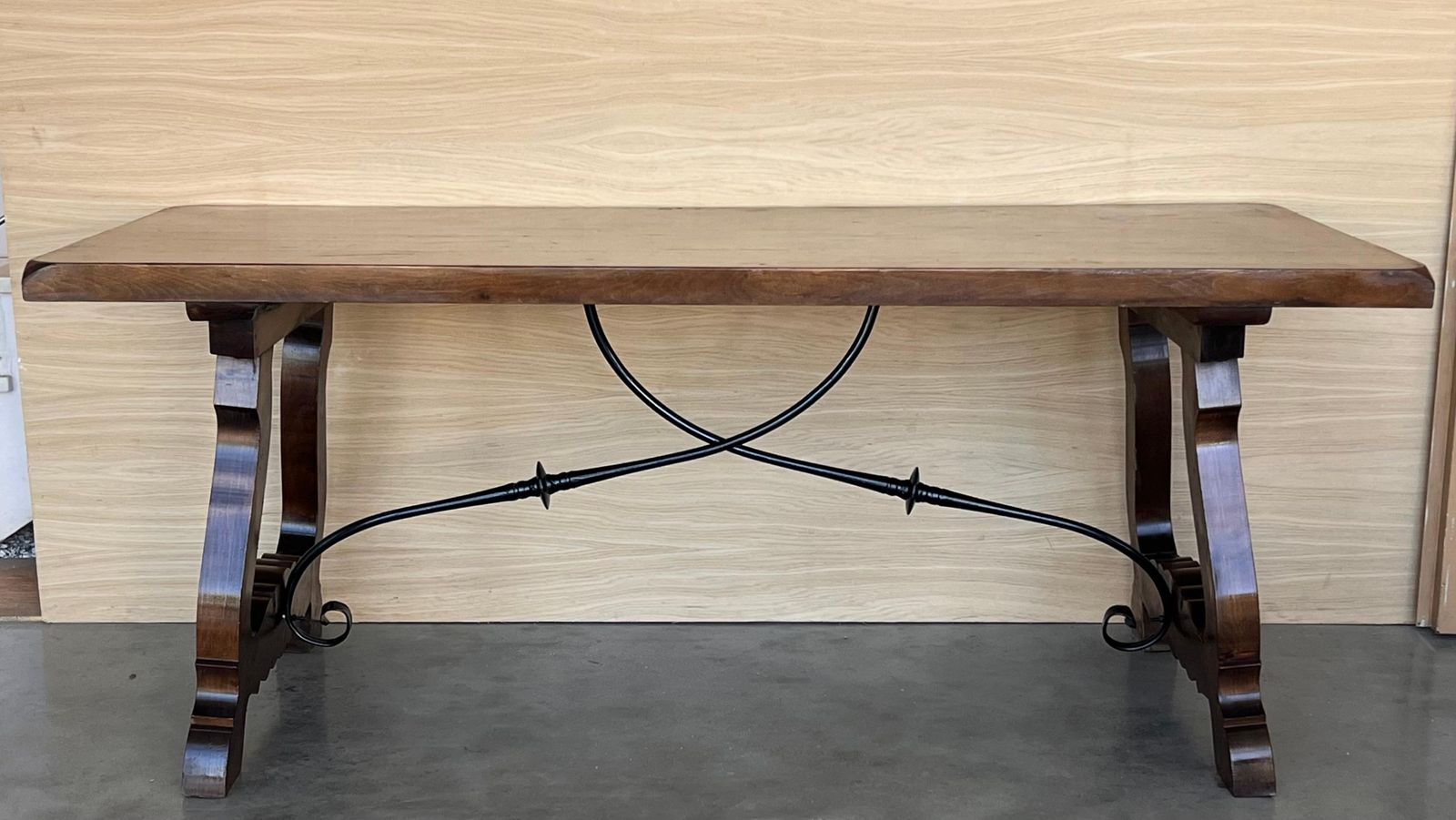 Table à manger ou console en noyer à pieds en lyre, Espagne, XIXe siècle photo furniture