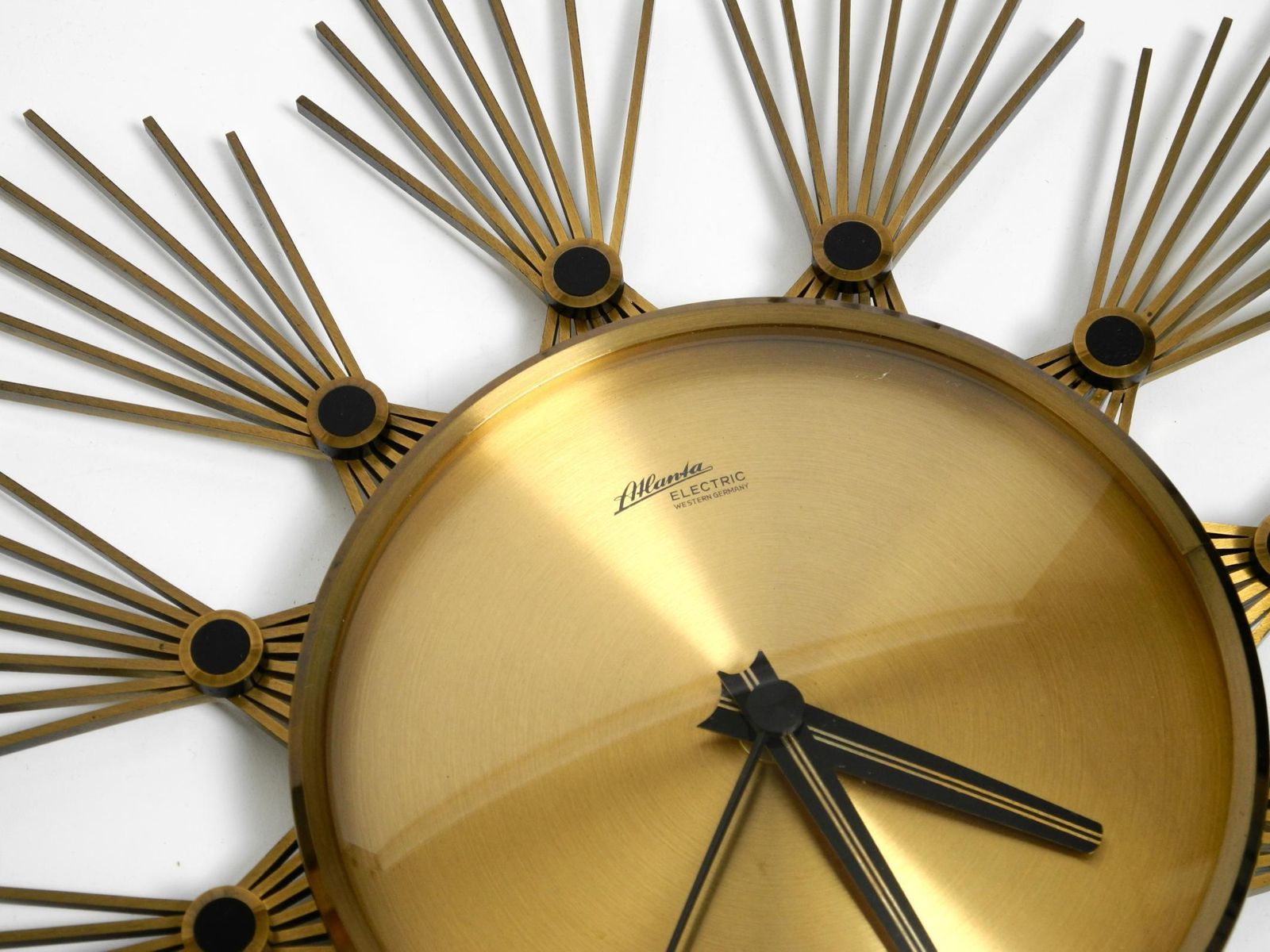 Original 1950s Sunburst Wall Clock By Atlanta Made Of Brass And Battery Operated photo vinterior