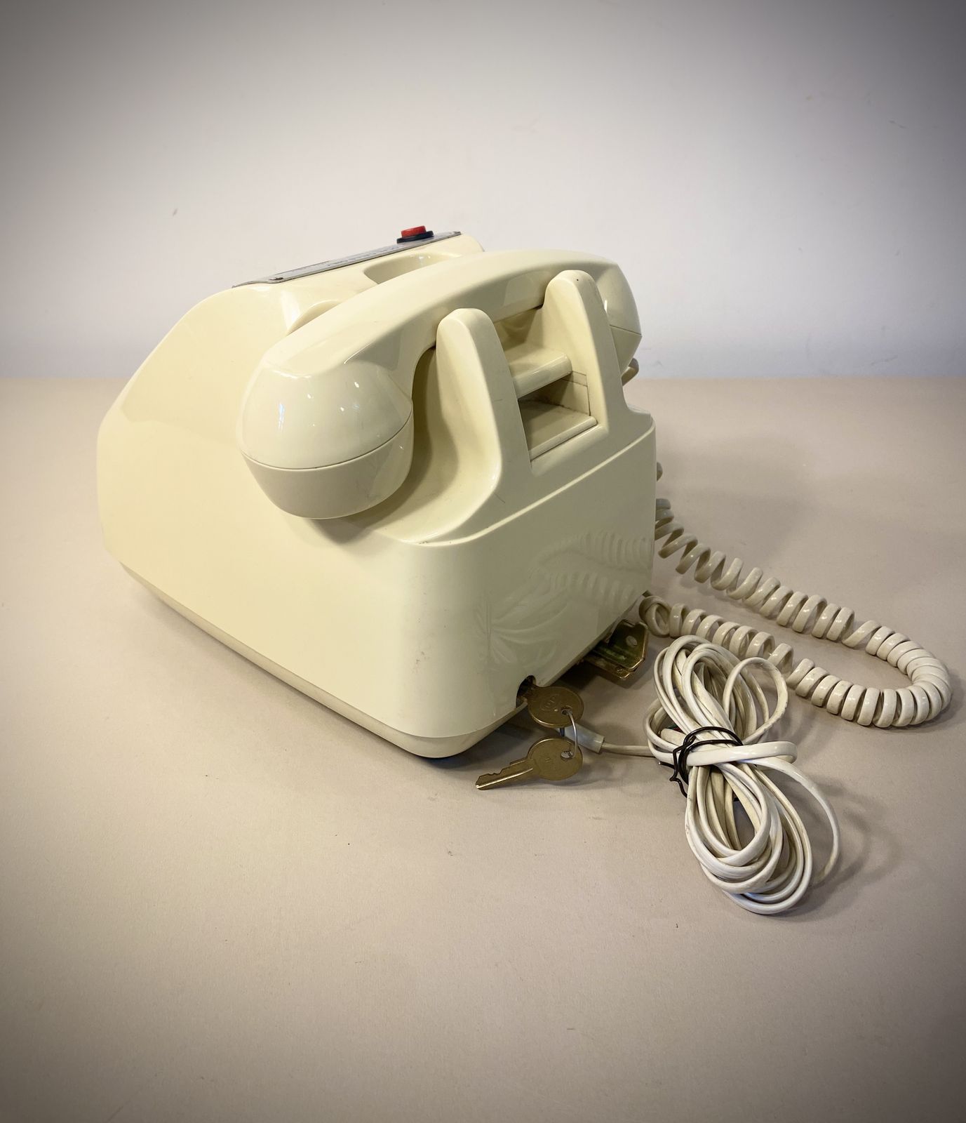 Vintage Hotel Lobby Payphone Coin Opperated Telephone 1980 photo Home Decor