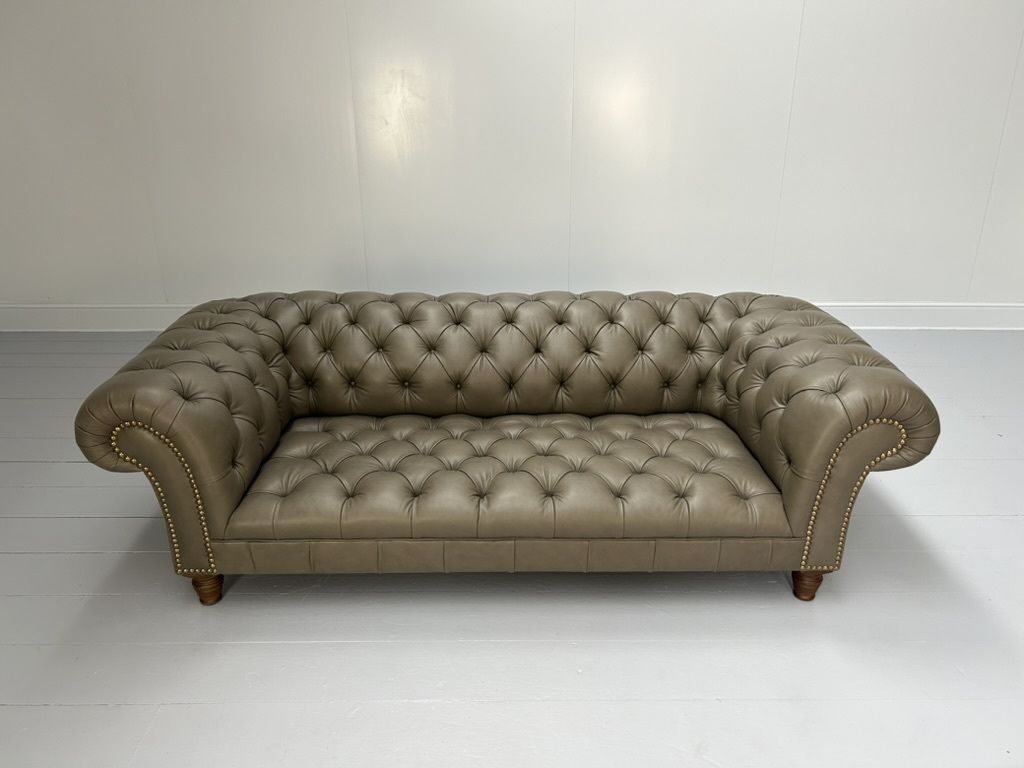 George Smith “Early Victorian Chesterfield ” Sofa – In Grey Brown Leather photo vinterior