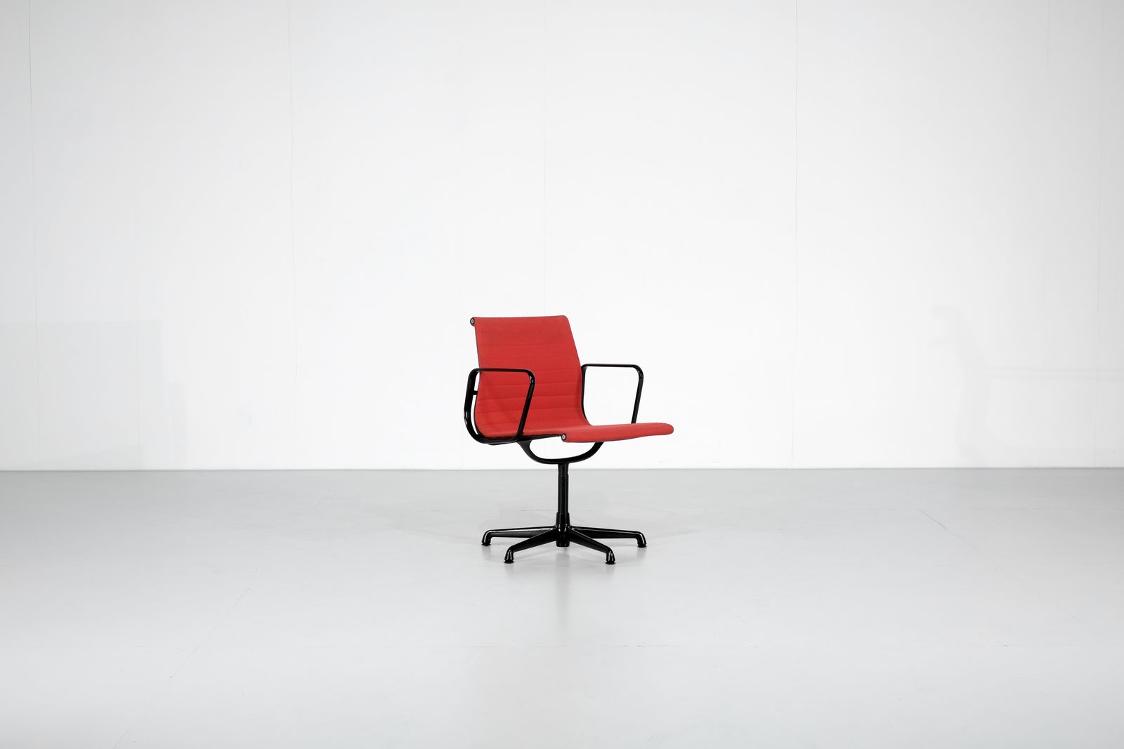 Armchair For " Ea 117 " Charles Ray Eames For Icf USA 1969. photo vinterior