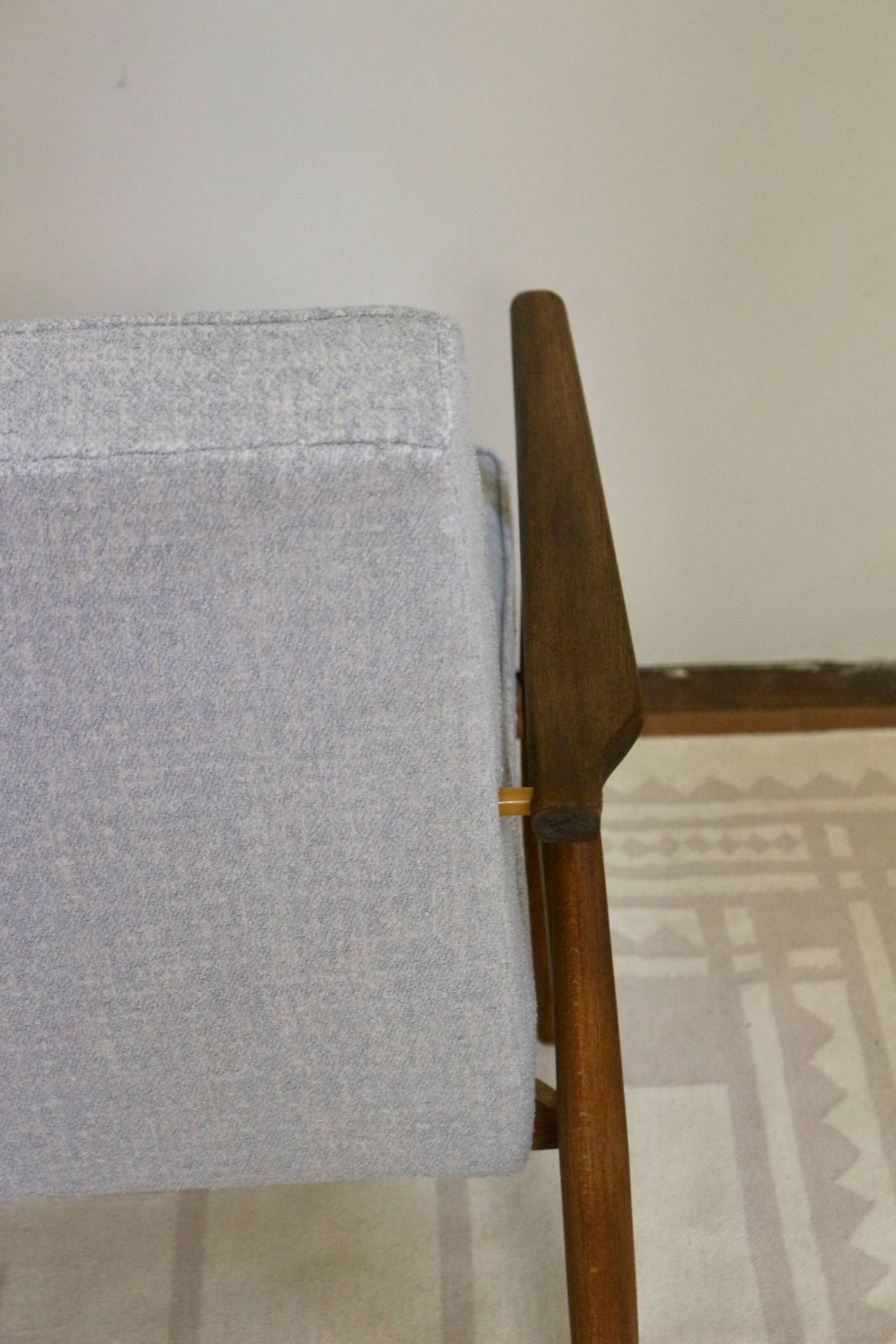 photo furniture Henryk Lis 300 190 Armchair From The 70s In Bouclette Fabric Ref: Franky