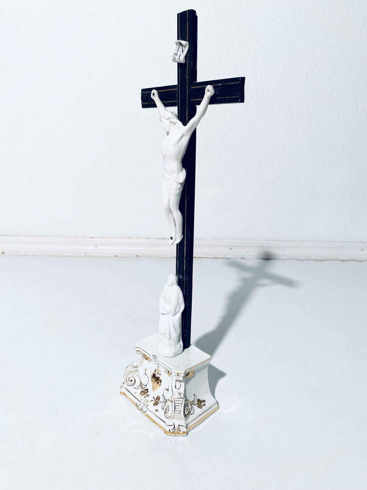 1900s Standing Porcelain Wood Crucifix / Jesus On The Cross / Antique Christian Religious Church Decor photo 82.0