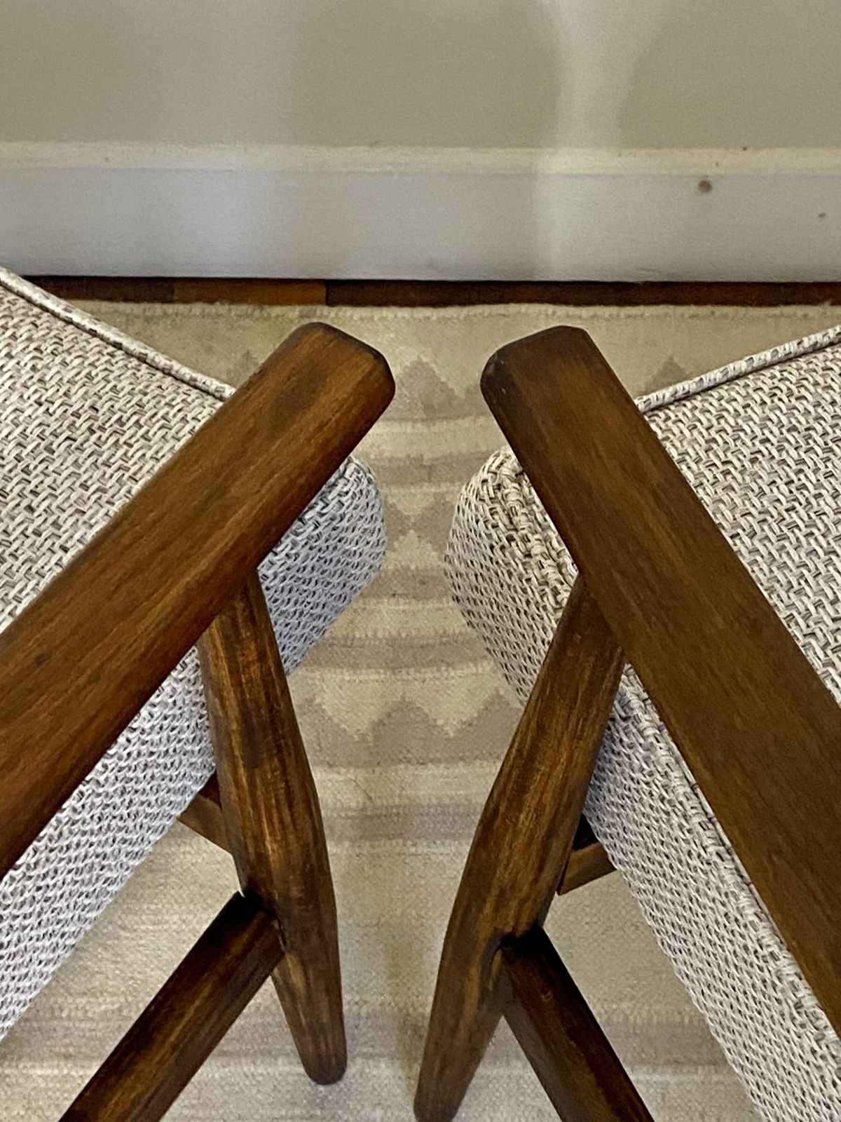 photo furniture Pair Of Henryk Lis 300 190 Armchairs From The 70s In Mottled Grey Blue Fabric