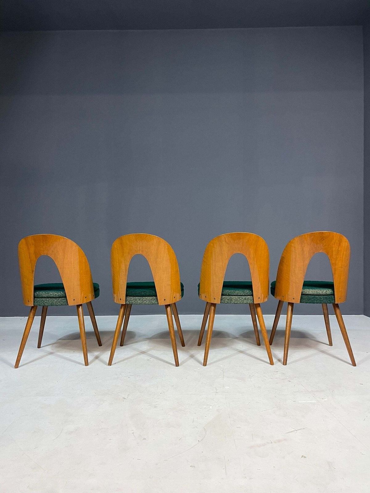 Your20th Set Of 4 Antonín šuman Chairs In Original Green Fabric, Czechoslovakia, 1970s £788.00 photo vintage