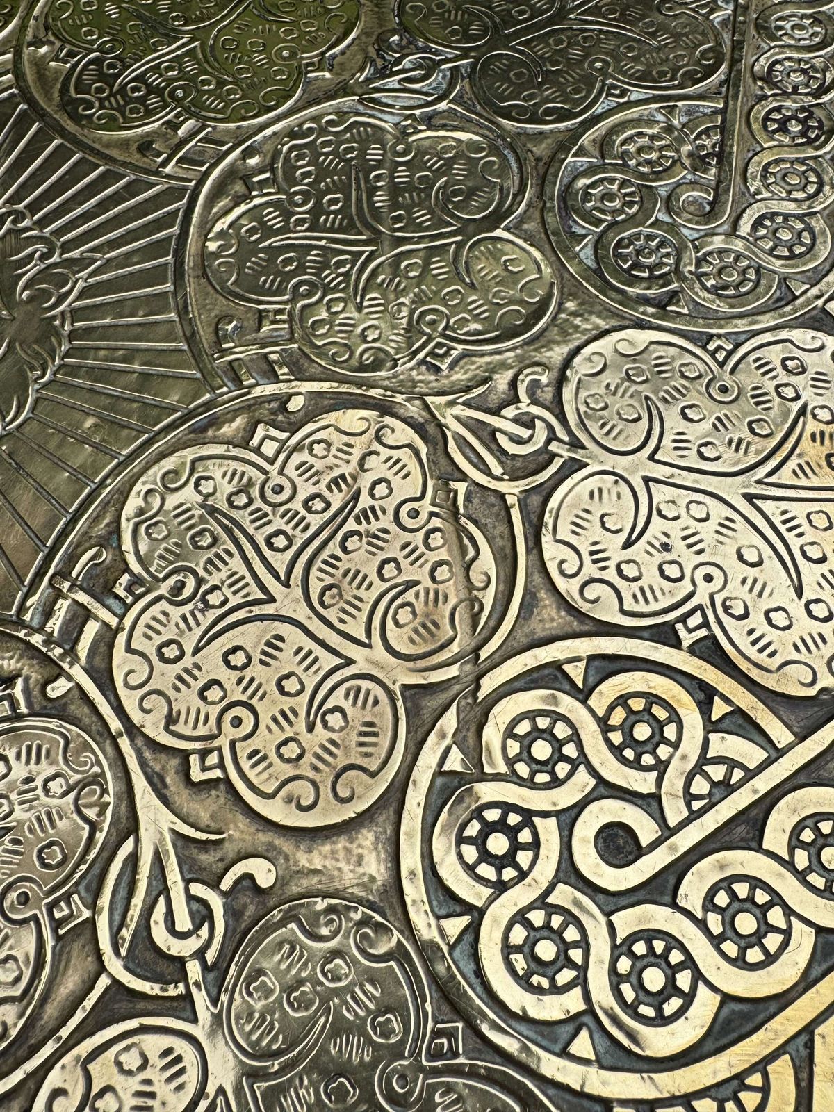 Antique Moorish Brass Table – Hand Etched Lion Design – Tripod Wooden photo 295.0