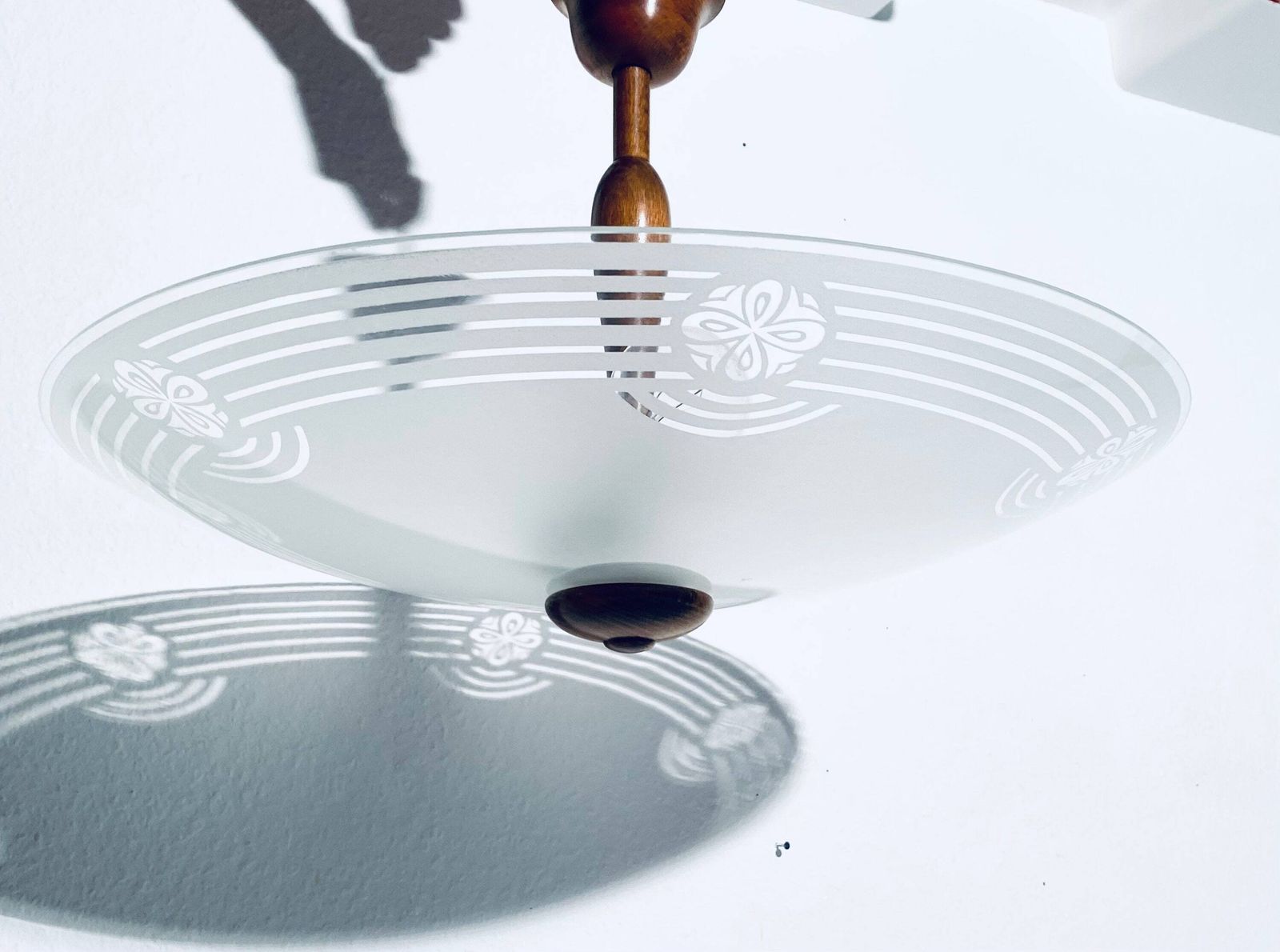 Old Frosted Glass Hanging Ceiling Plate Lamp / Vintage Decor 1920s/1930s / Art Deco/Biedermeier photo vinterior