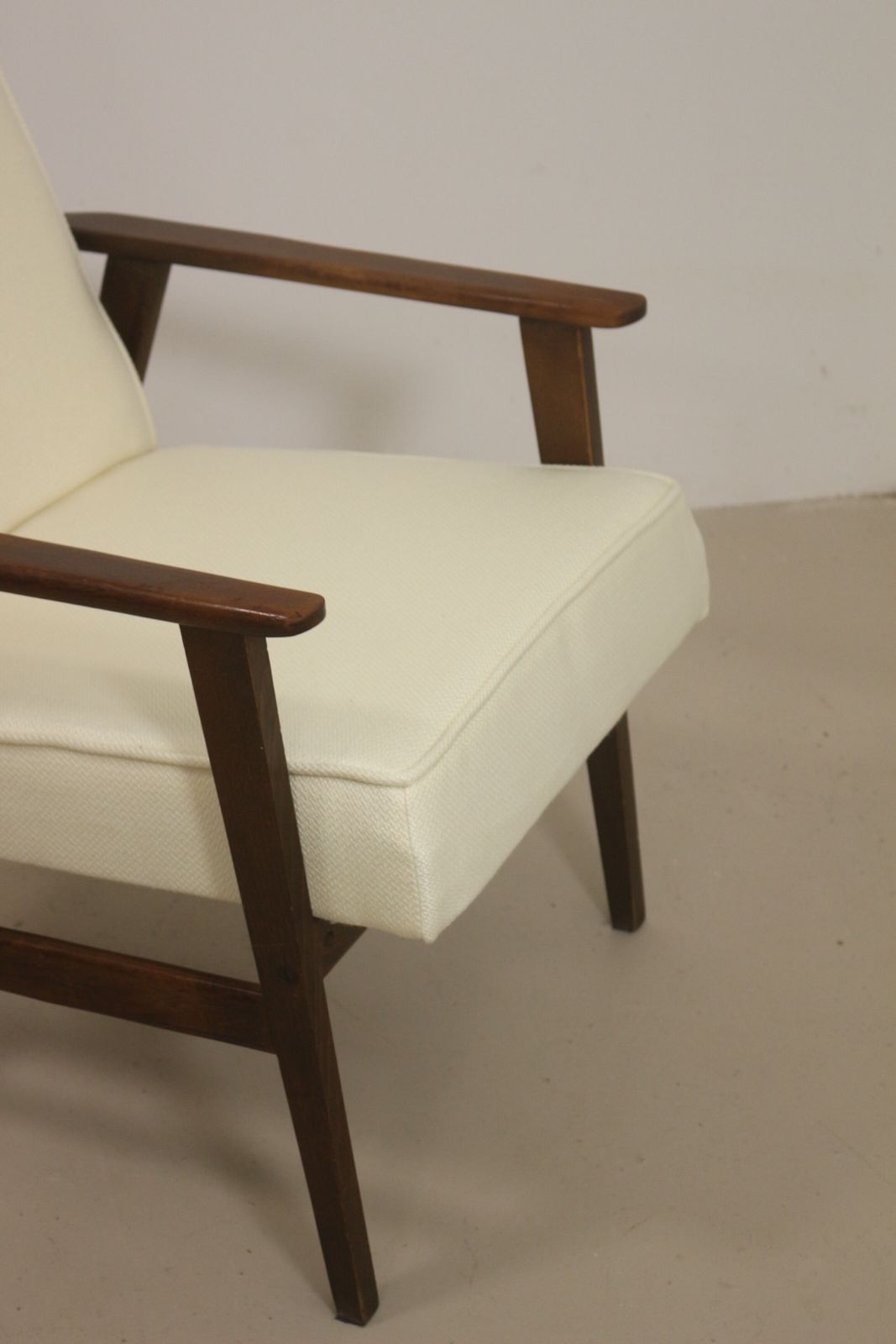 photo vinterior Henryk Lis 300 190 Armchair, 1970s. Ref. Sophia.