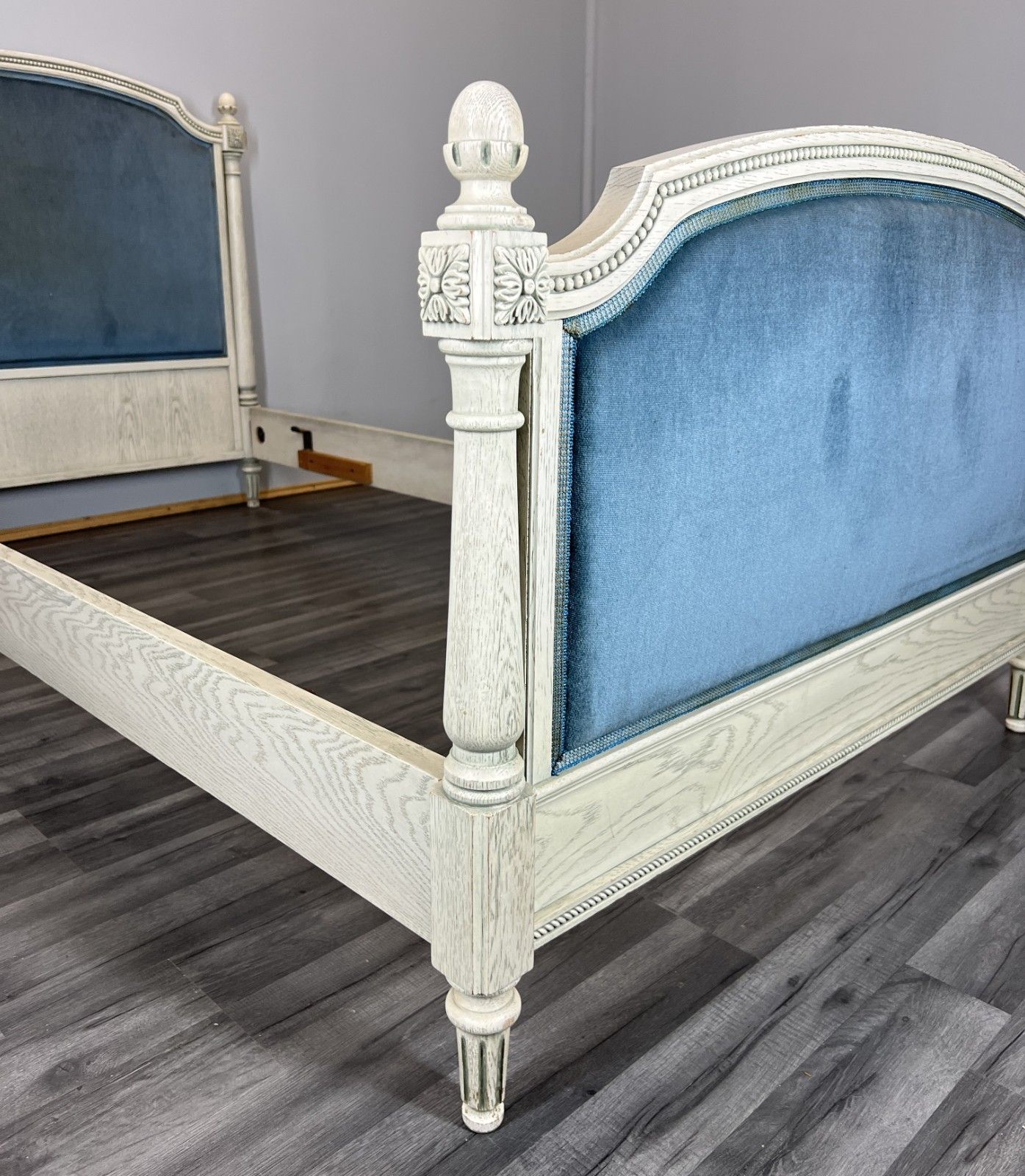 Furniture Bed Vintage French Style Upholstered Carved Single Frame Lot 4073 photo