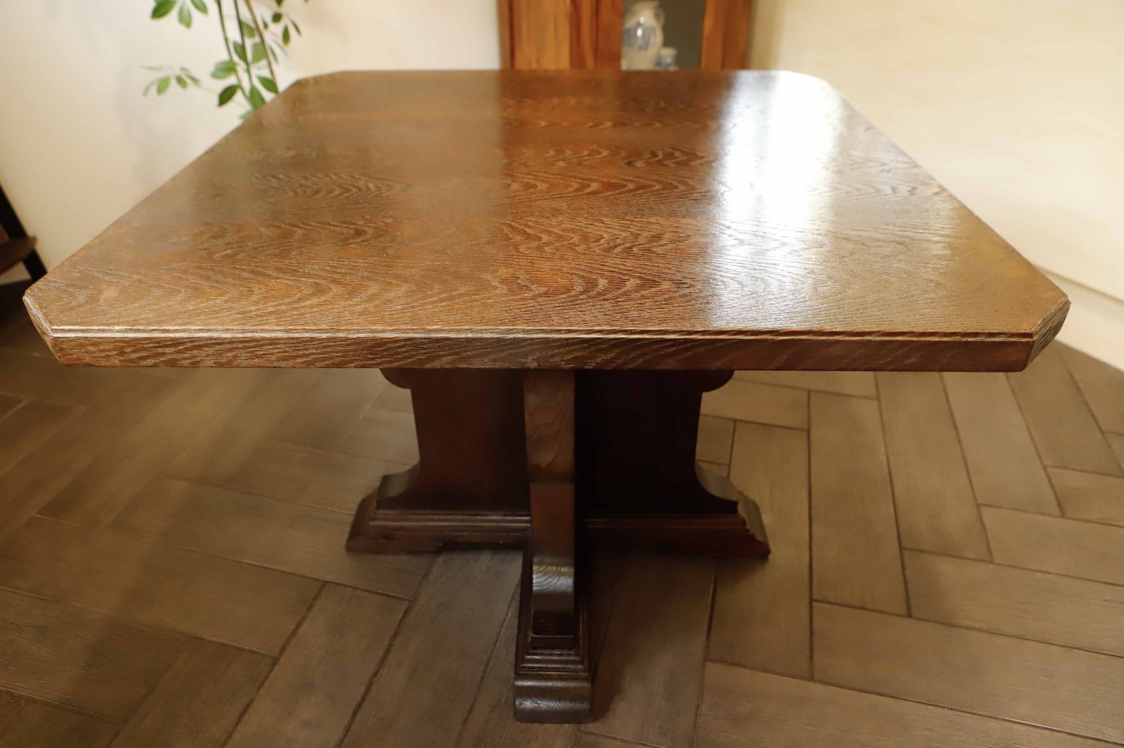 Rustieke eiken tafel met centrale voet photo furniture
