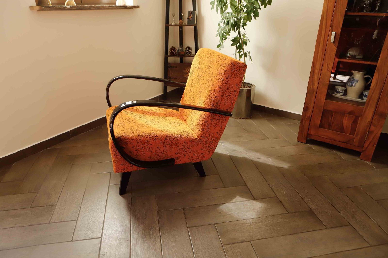 Functionalist Armchair C By Jindřich Halabala – Original Upholstery photo buy
