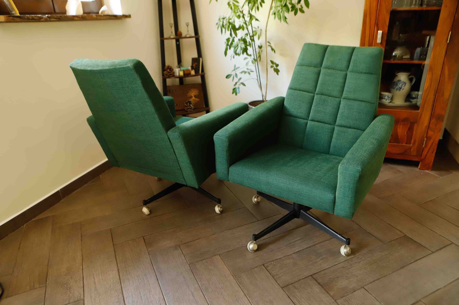 Pair Of Retro Swivel Chairs On Casters photo 1090.0