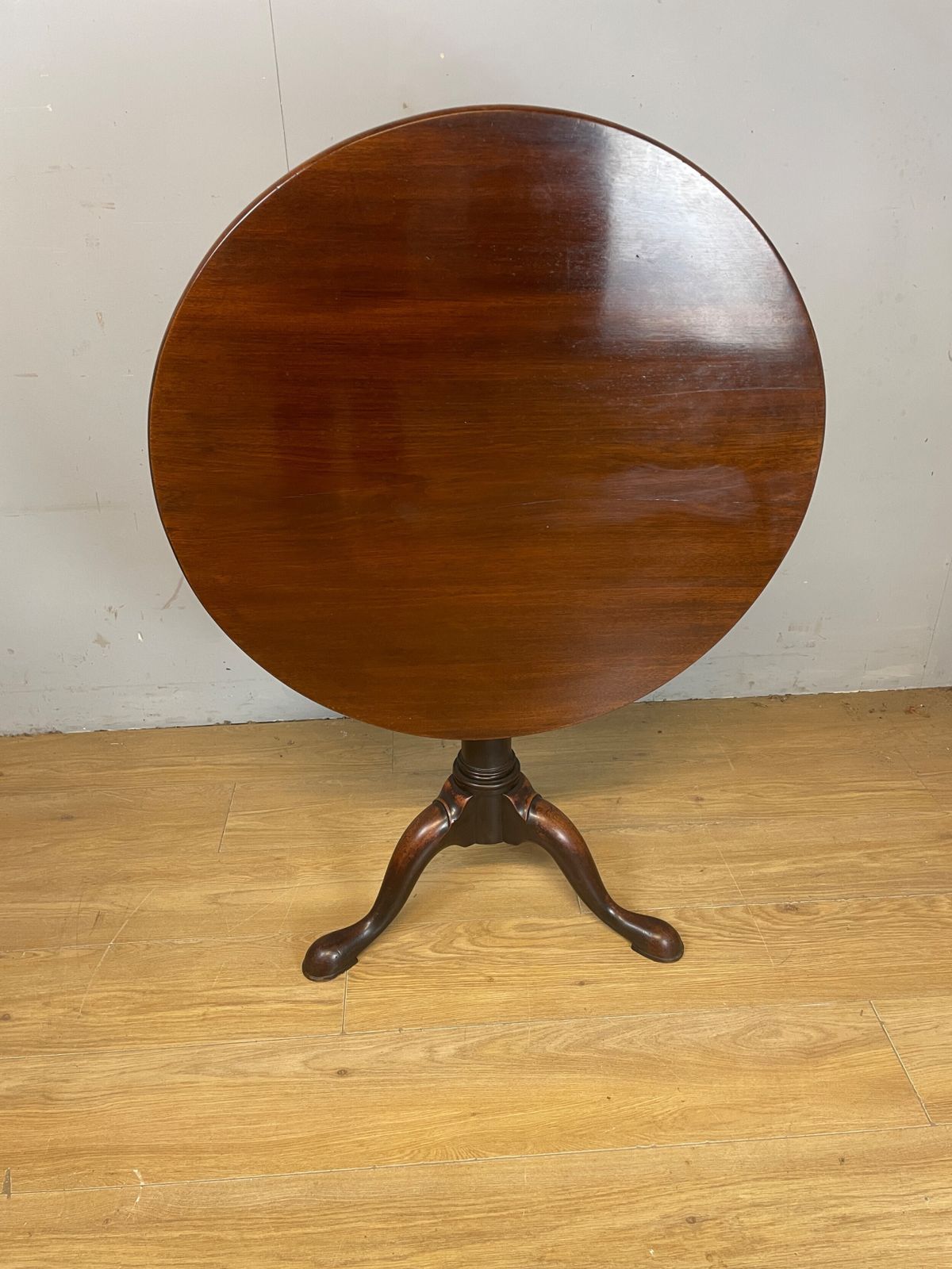 Georgian Mahogany Tripod Table With Gun Barrel Stem Circa 1790 photo vinterior