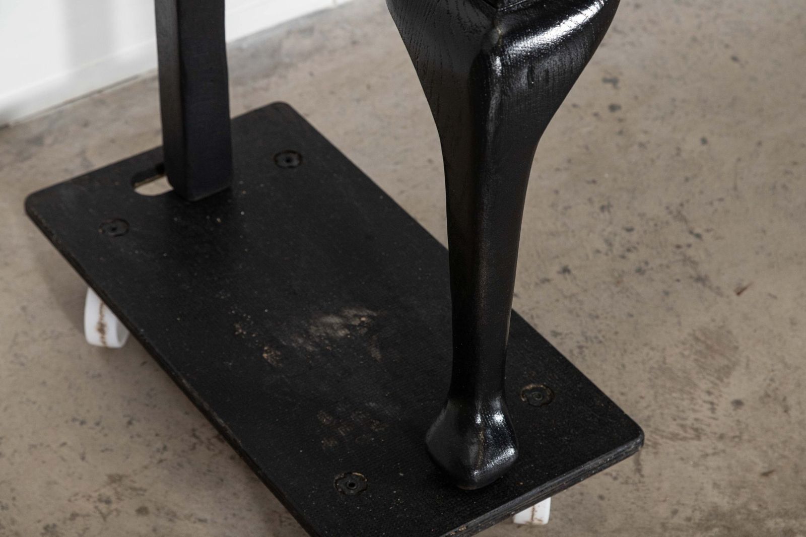 photo furniture Large 19thc English Ebonised & Lacquered Oak Dresser Base