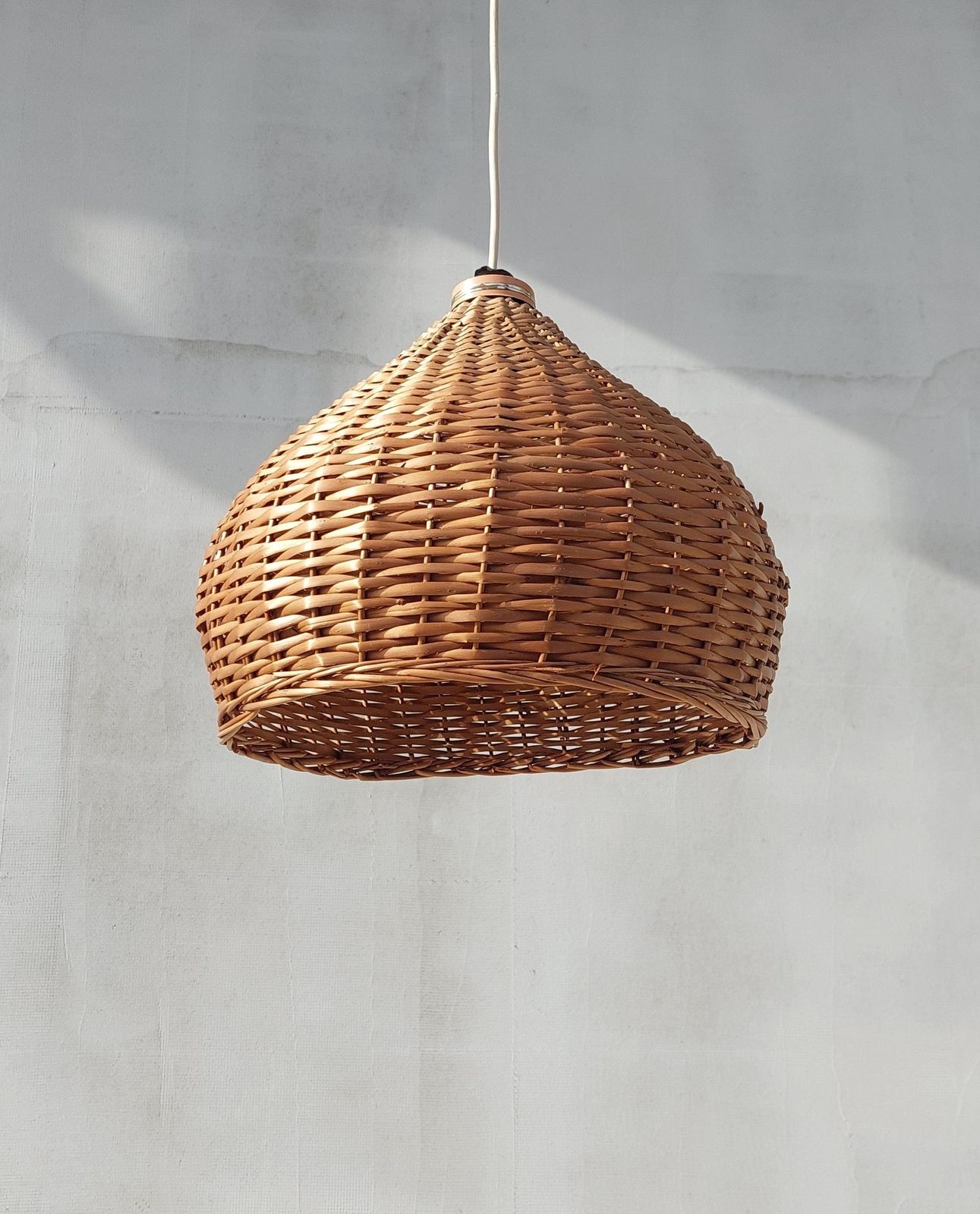 Wabi Sabi Pendant Lamp, Vintage Wicker Pendant Lamp, Mid Century Pendant Lamp / Minimalist Pendant Light, Natural Pendant Lamp, 1970s photo furniture