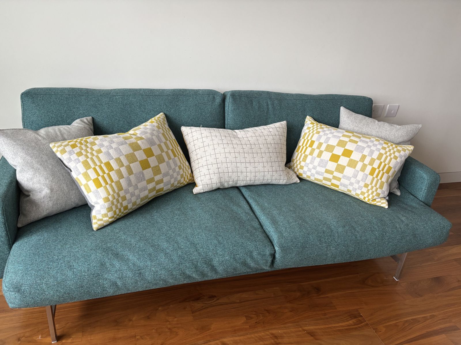 Fritz Hansen Lissoni Sofa In Divina – Wool Upholstery, Stainless Steel Frame, 20 Year Warranty (2016) Valued At £8000