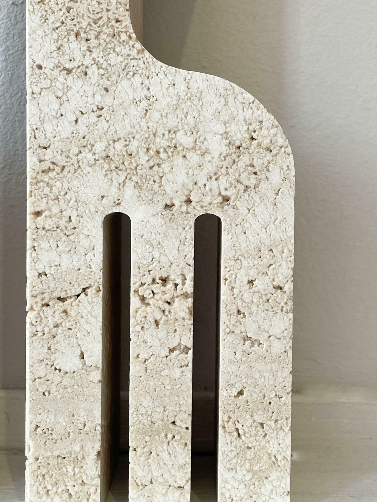 Mid Century Pair Of Giraffe Bookends By Fratelli Mannelli, Travertine, 1970s photo vinterior