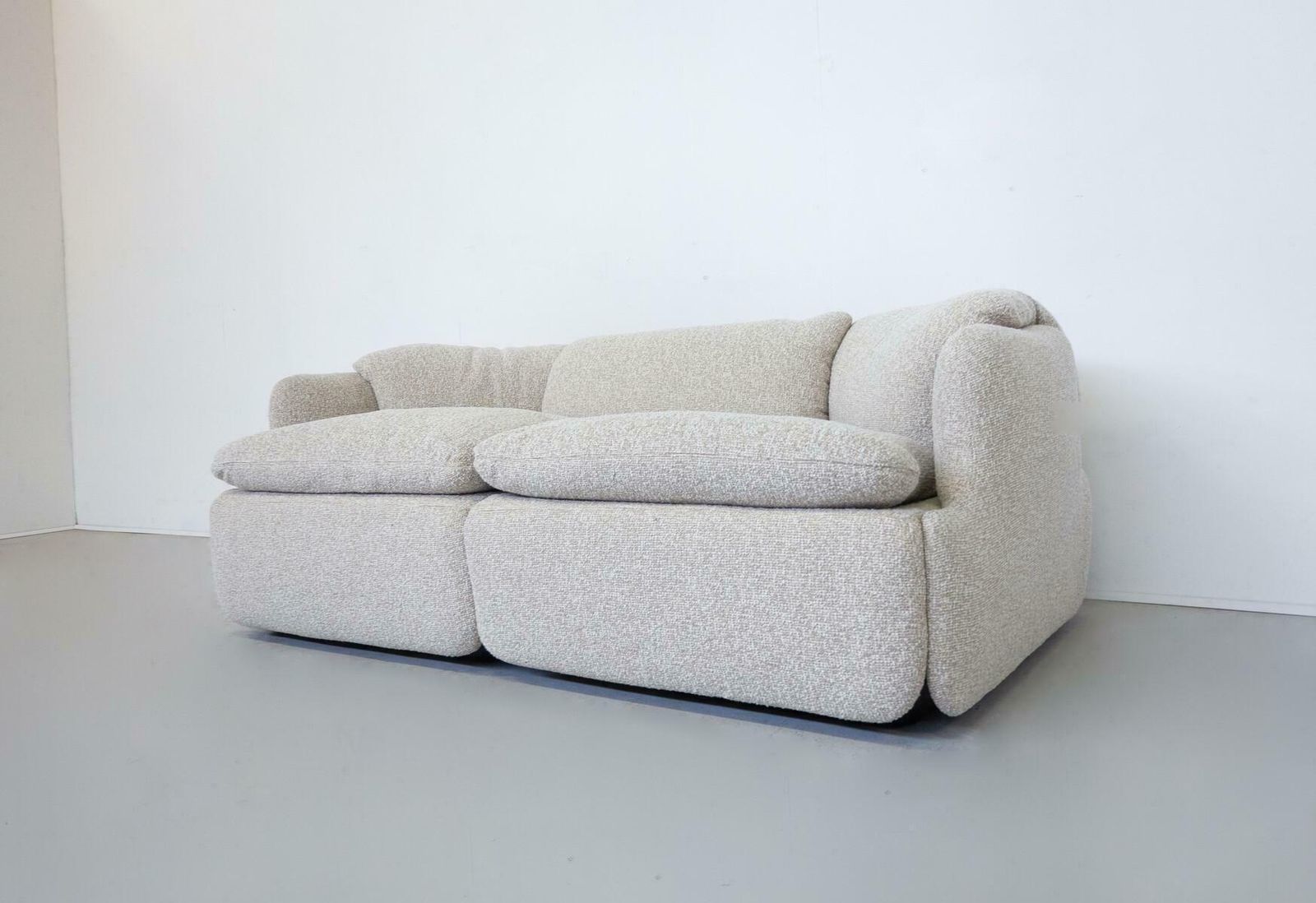 Confidential Sofa By Alberto Rosselli For Saporiti, Italy, 1970s photo for sale