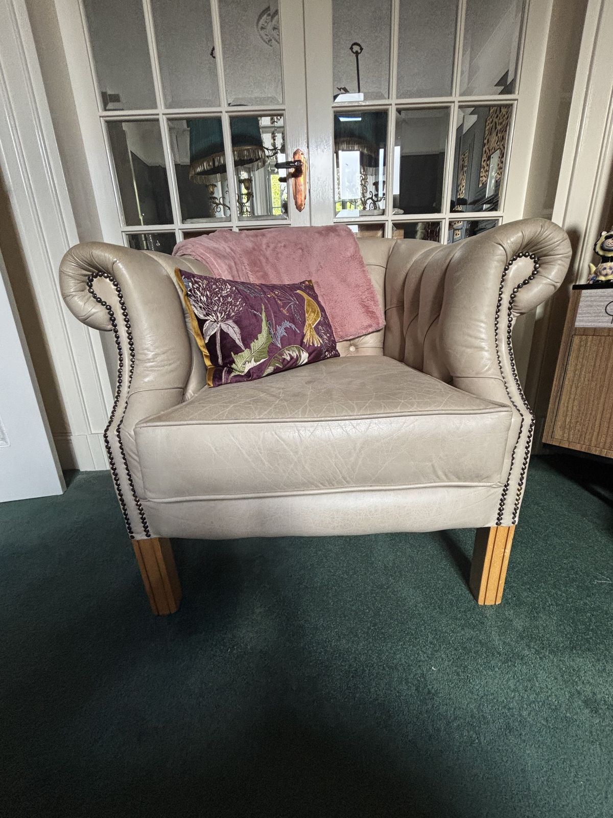 Cream Chesterfield Style Leather Armchair photo vintage