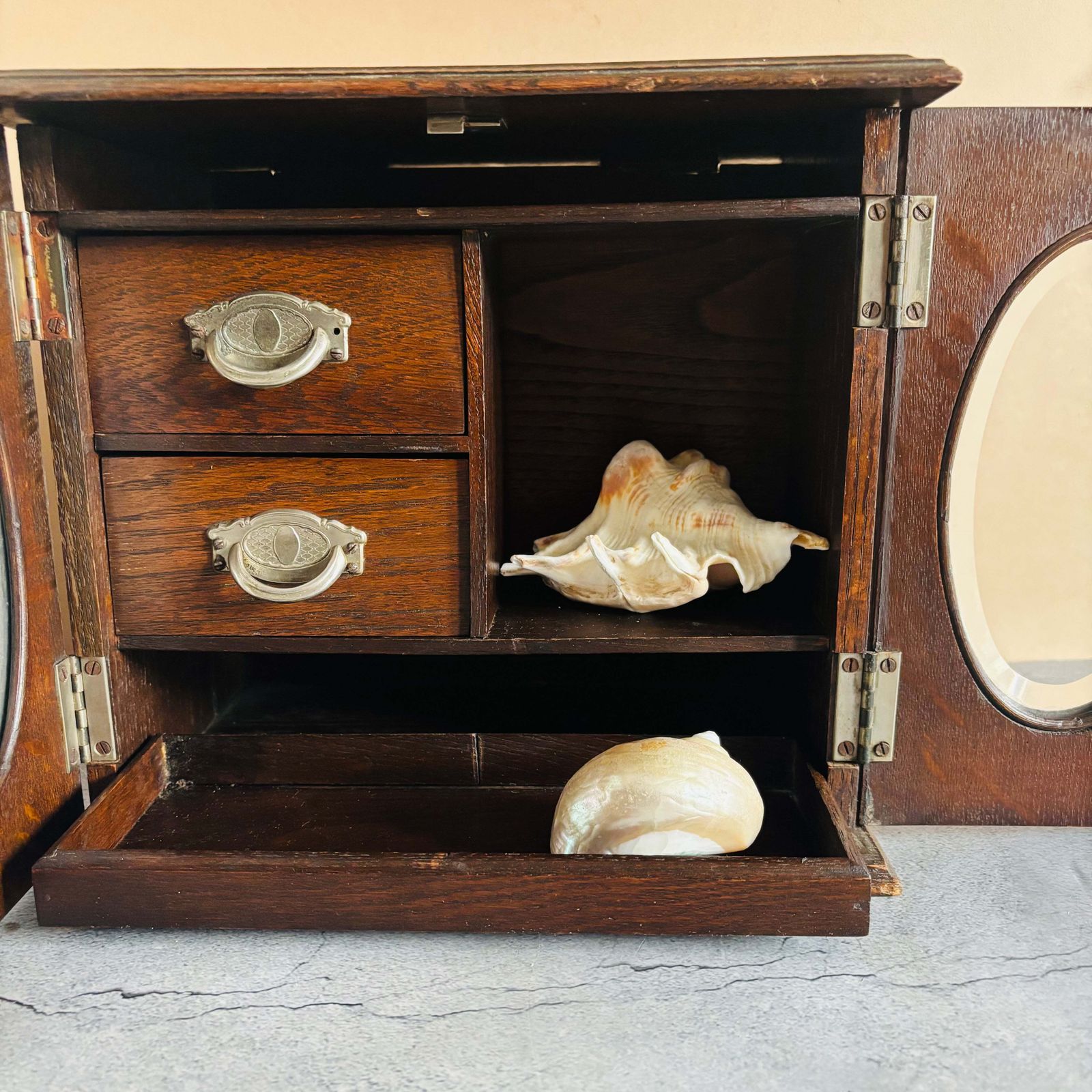 photo vinterior Arts & Crafts Oak Smokers Display Cabinet