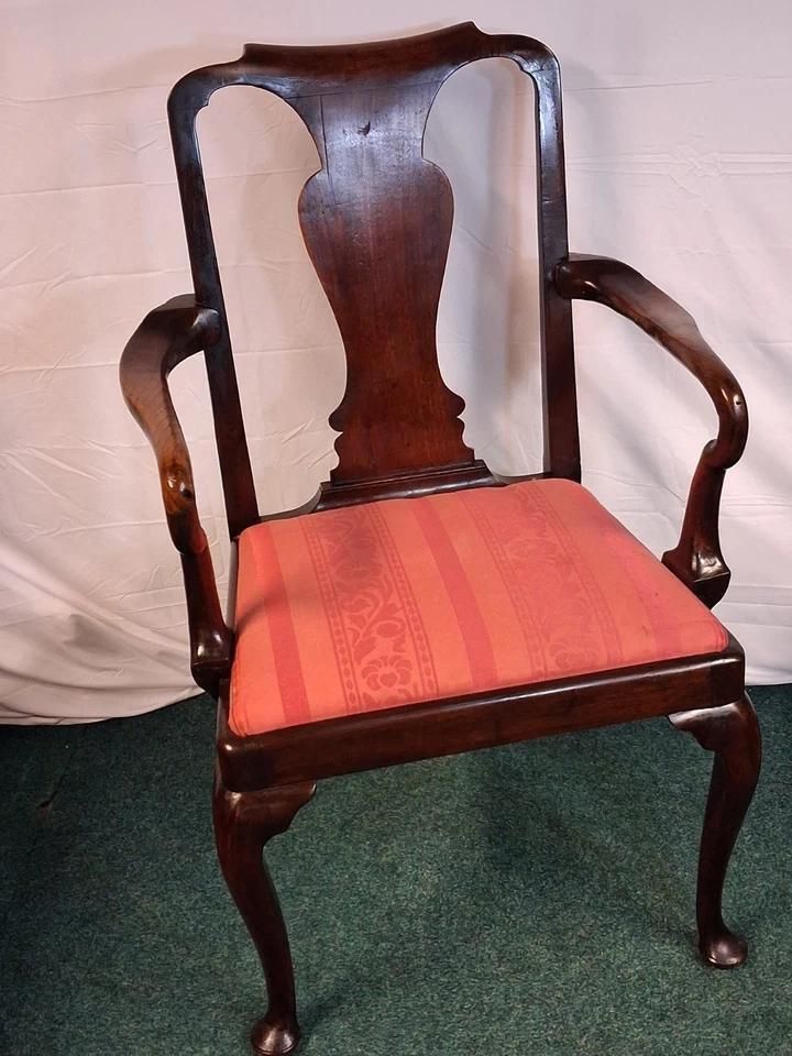 Antique Queen Anne Style Chair