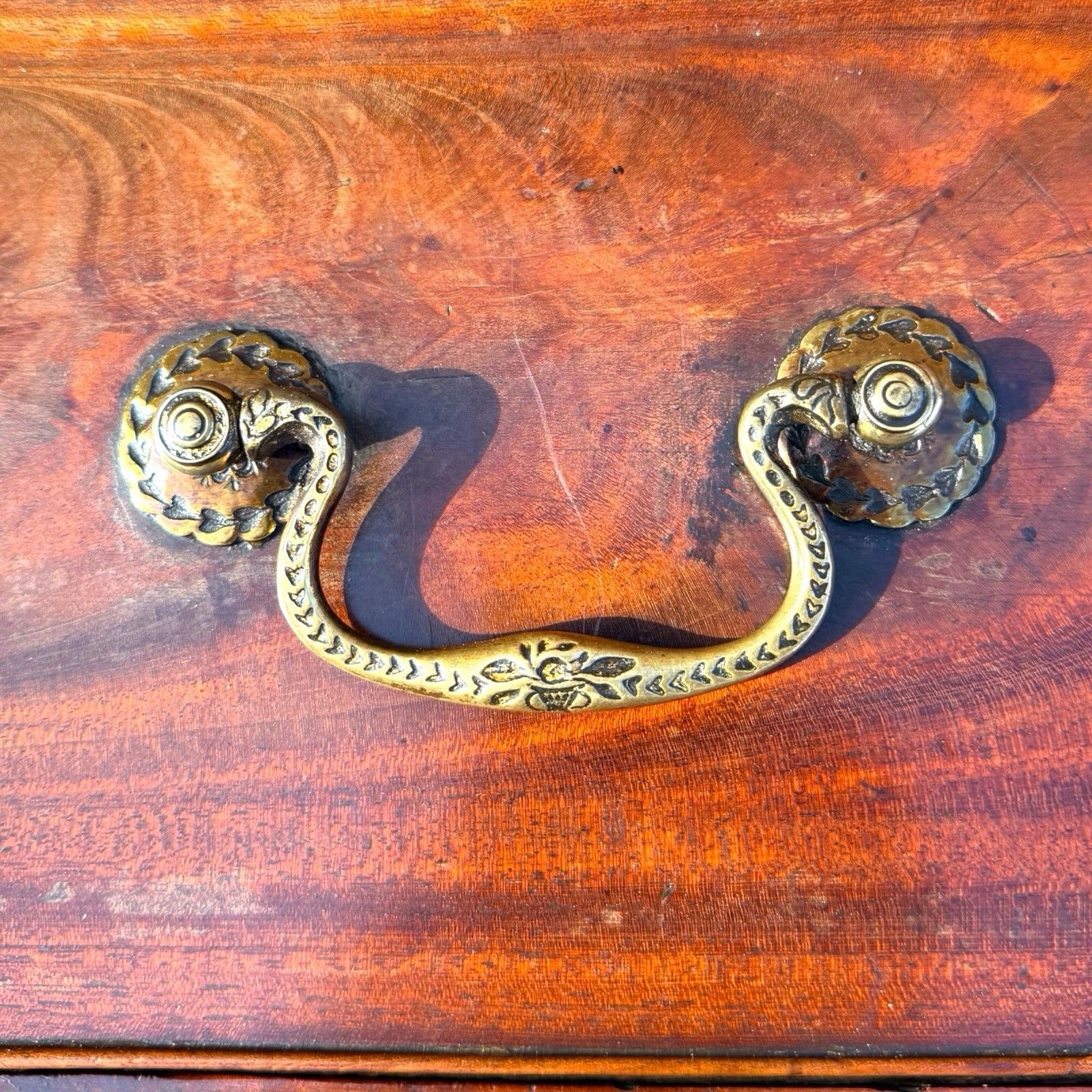 5000.0 Antique Georgian 1760 Mahogany Serpentine Chest Of Drawers Writing Brush & Slide photo