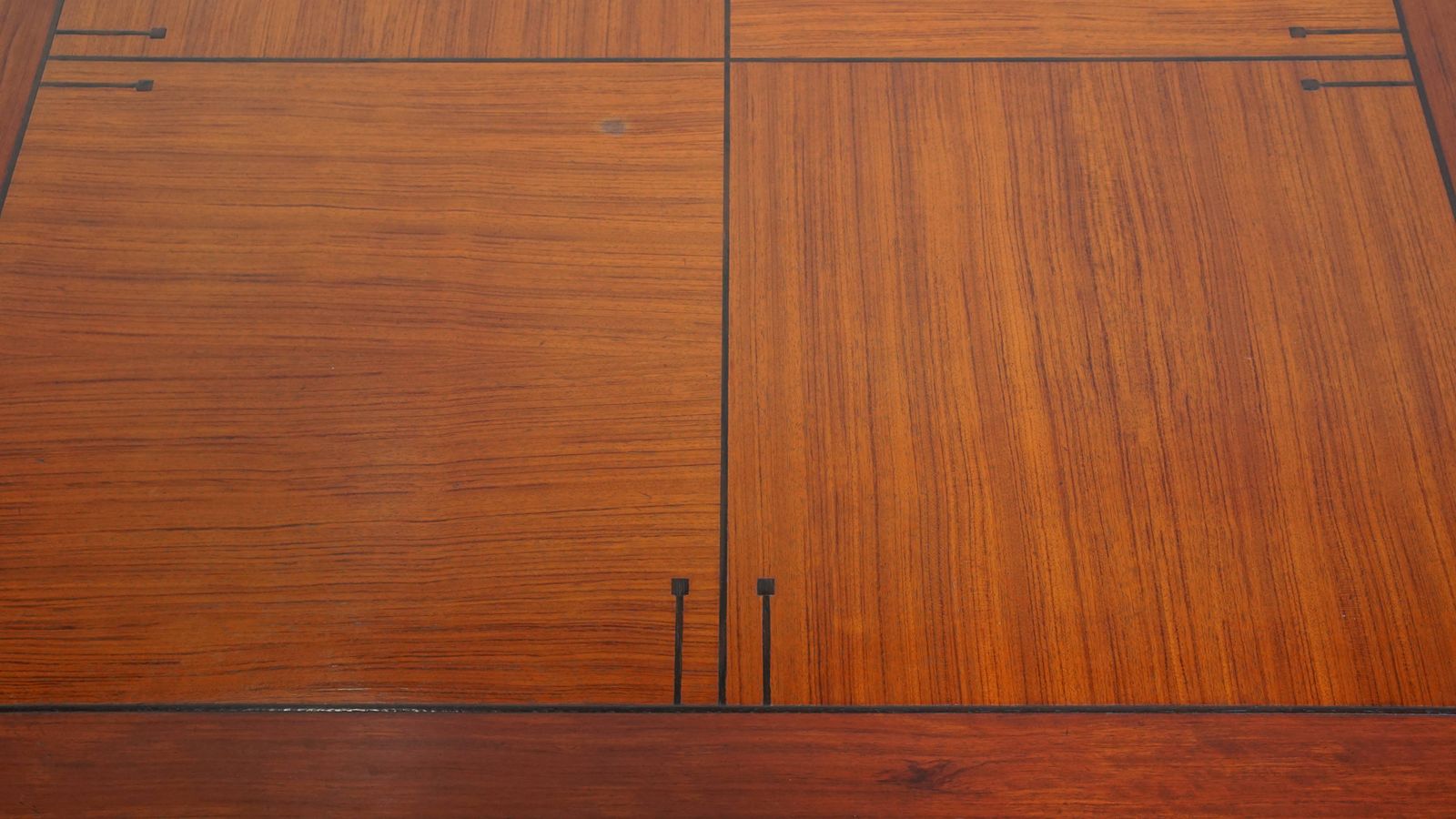 Grote, Vierkante Art Deco Salontafel – Schuitema Decoforma photo vinterior