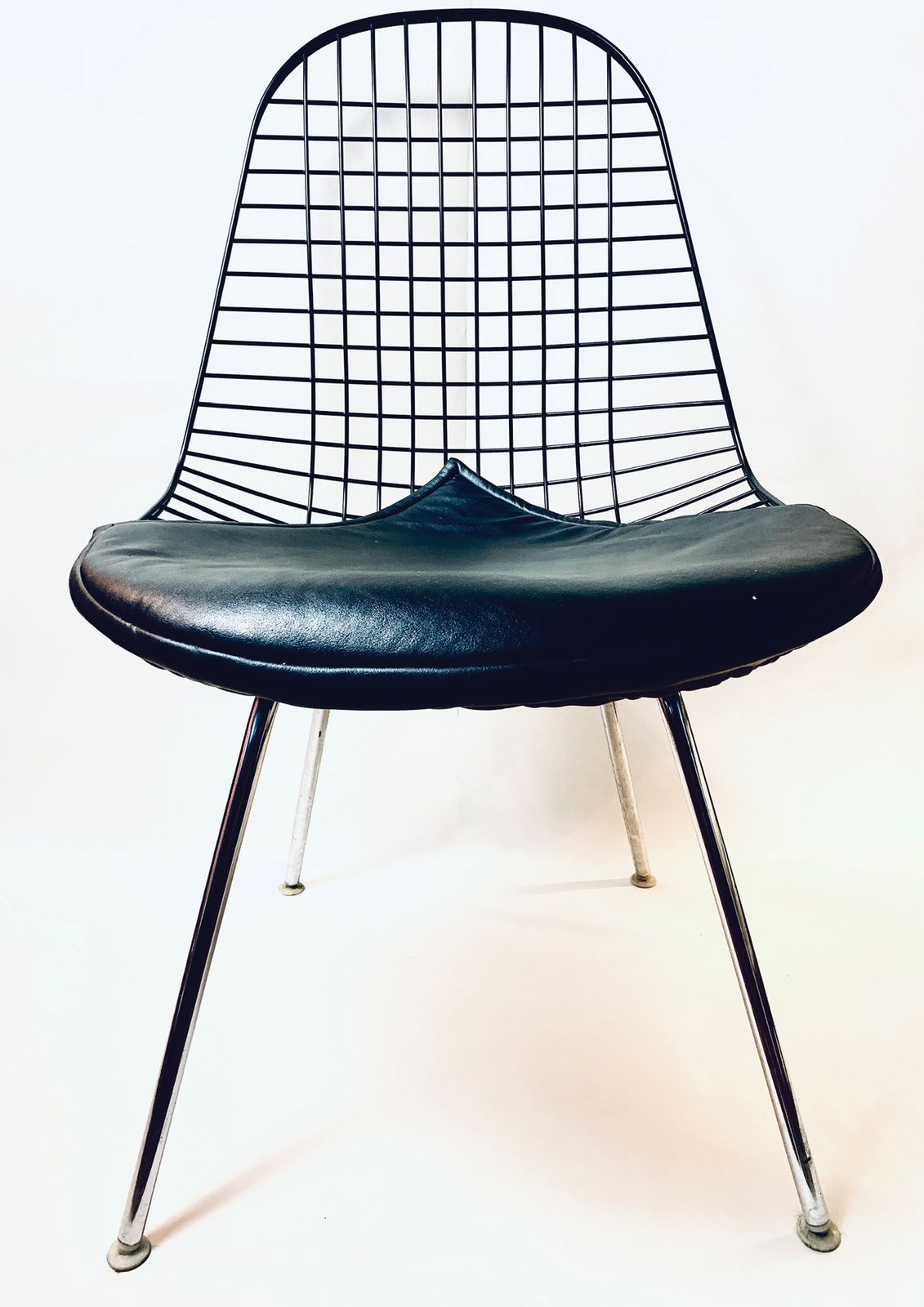 photo buy A Pair Of Dkr Wire Chairs By Charles Eames For Herman Miller