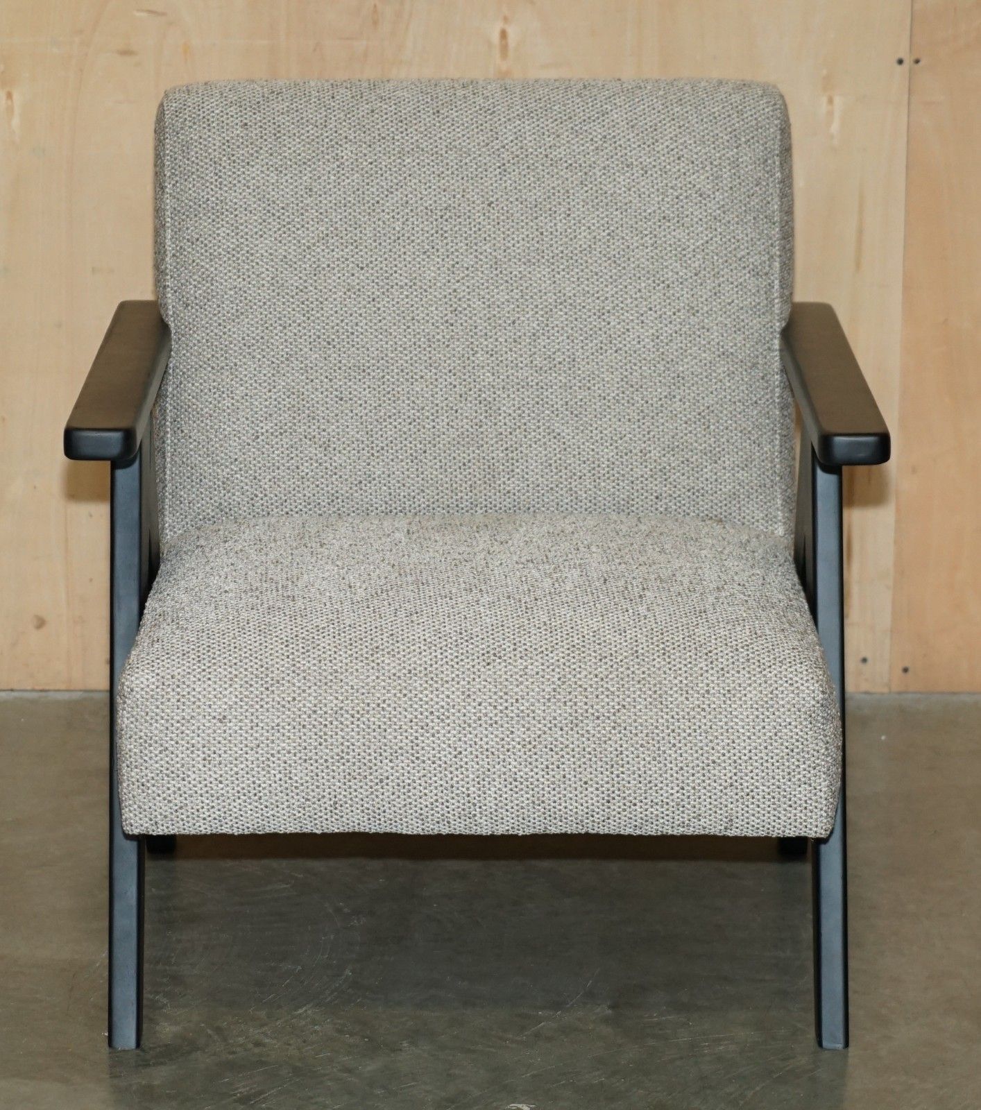 New Exdisplay Nordic Style Edgar Armchair With Beech Wood Frame & Oatmeal Fabric photo furniture