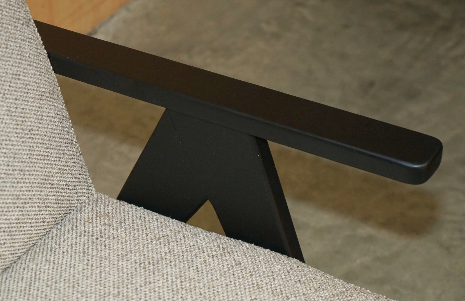New Exdisplay Nordic Style Edgar Armchair With Beech Wood Frame & Oatmeal Fabric photo vinterior