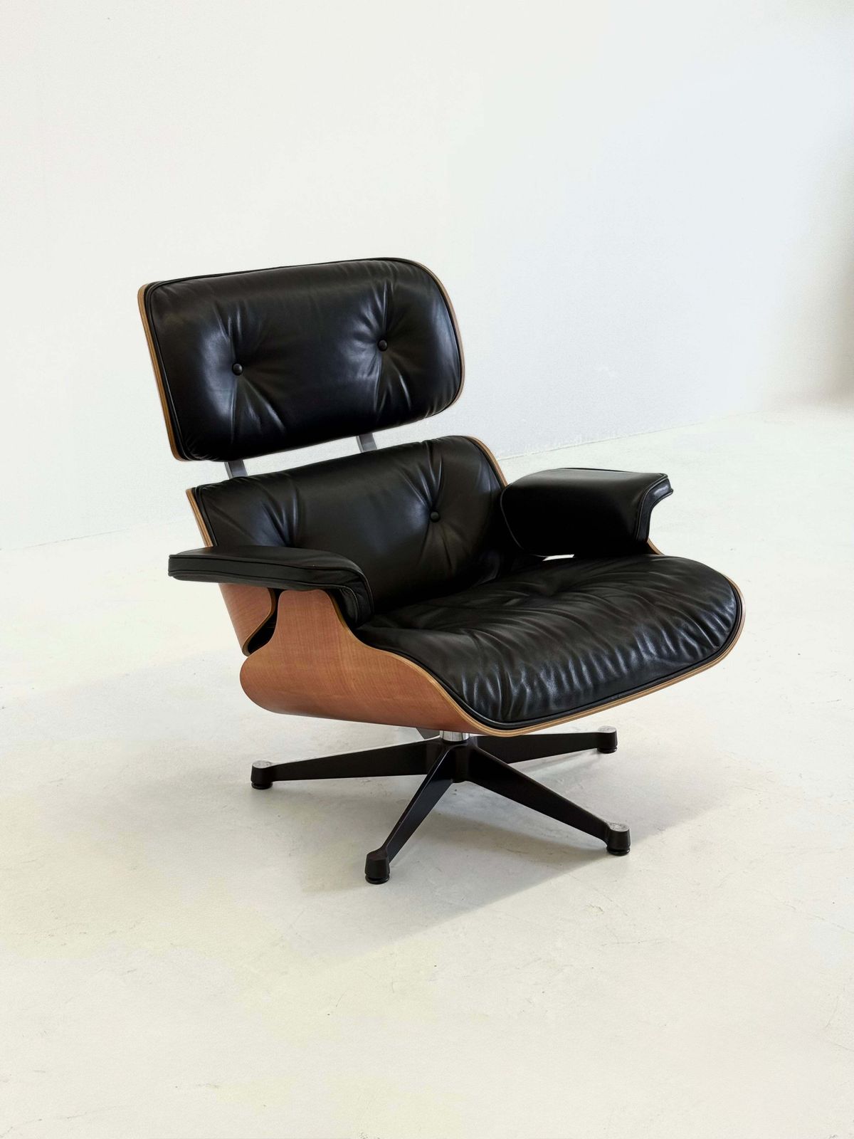 Eames Lounge Chair Door Charles En Ray Eames Voor Vitra photo 4857.0