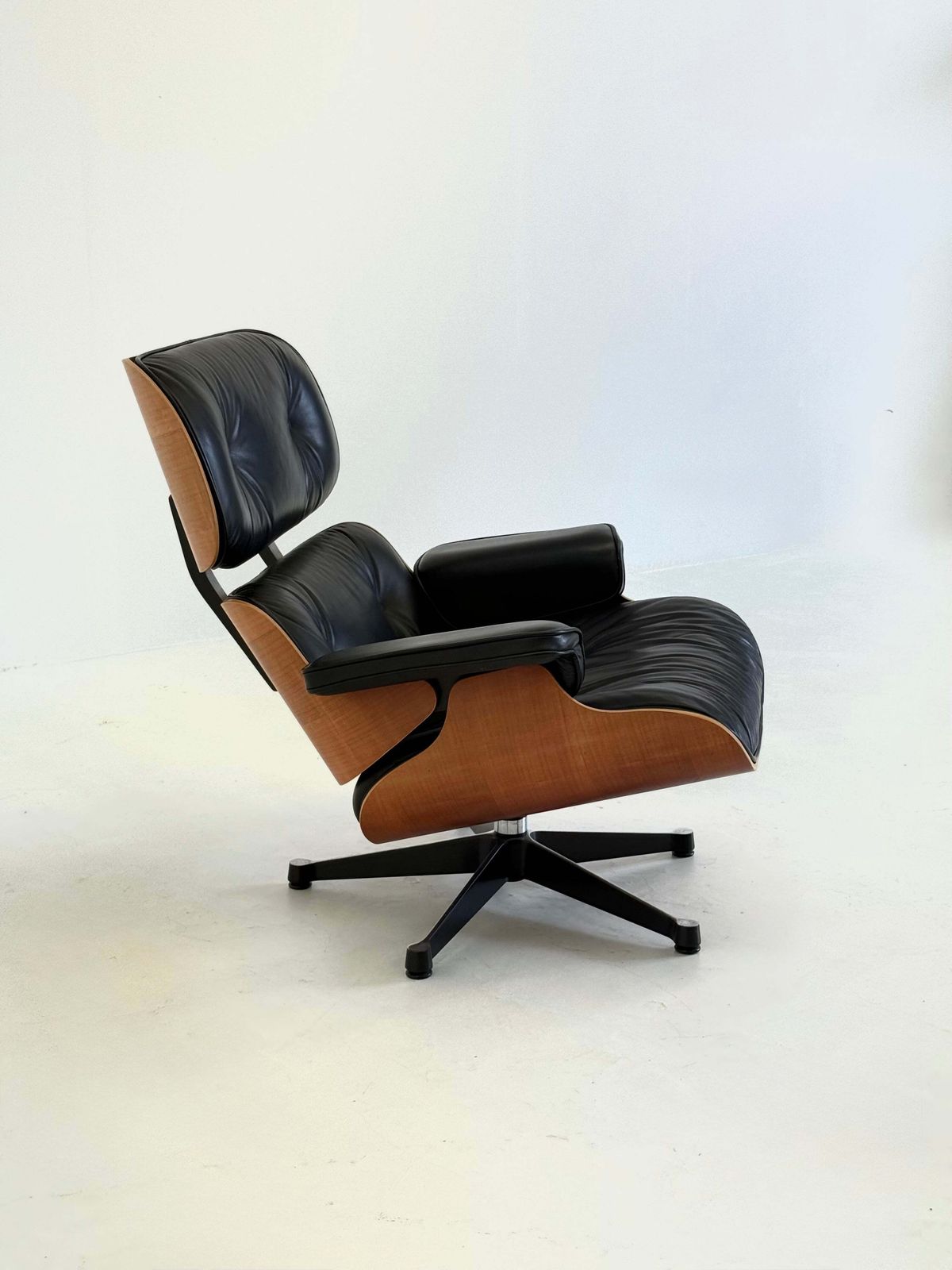 Eames Lounge Chair Door Charles En Ray Eames Voor Vitra photo vintage
