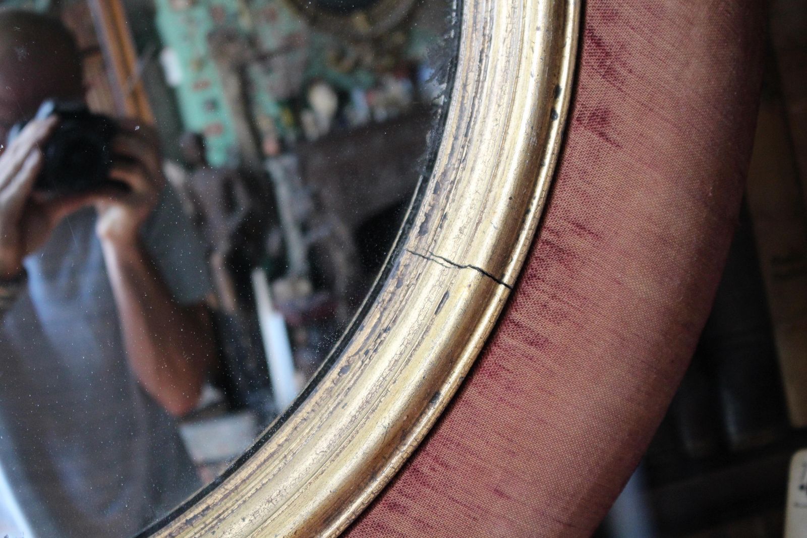 19th Century Faded Velvet Foxed Mercury Convex Country House Mirror photo vinterior