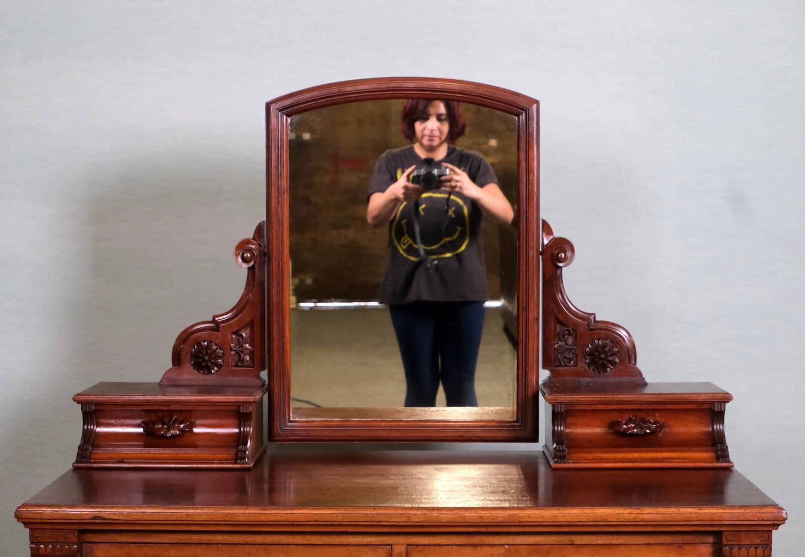 Brown Victorian Chest Of Drawers/ Dressing Table With Mirror & Drawers photo 750.0