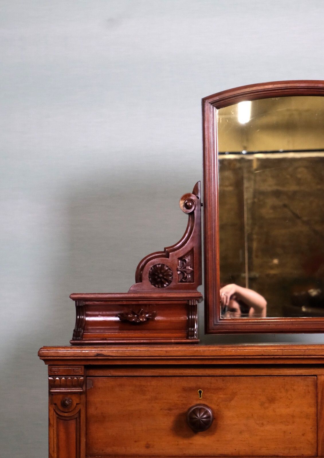 photo furniture Brown Victorian Chest Of Drawers/ Dressing Table With Mirror & Drawers