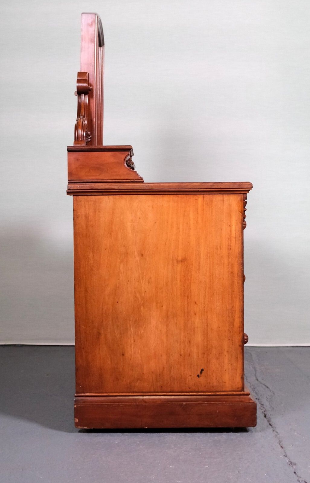 photo vintage Brown Victorian Chest Of Drawers/ Dressing Table With Mirror & Drawers